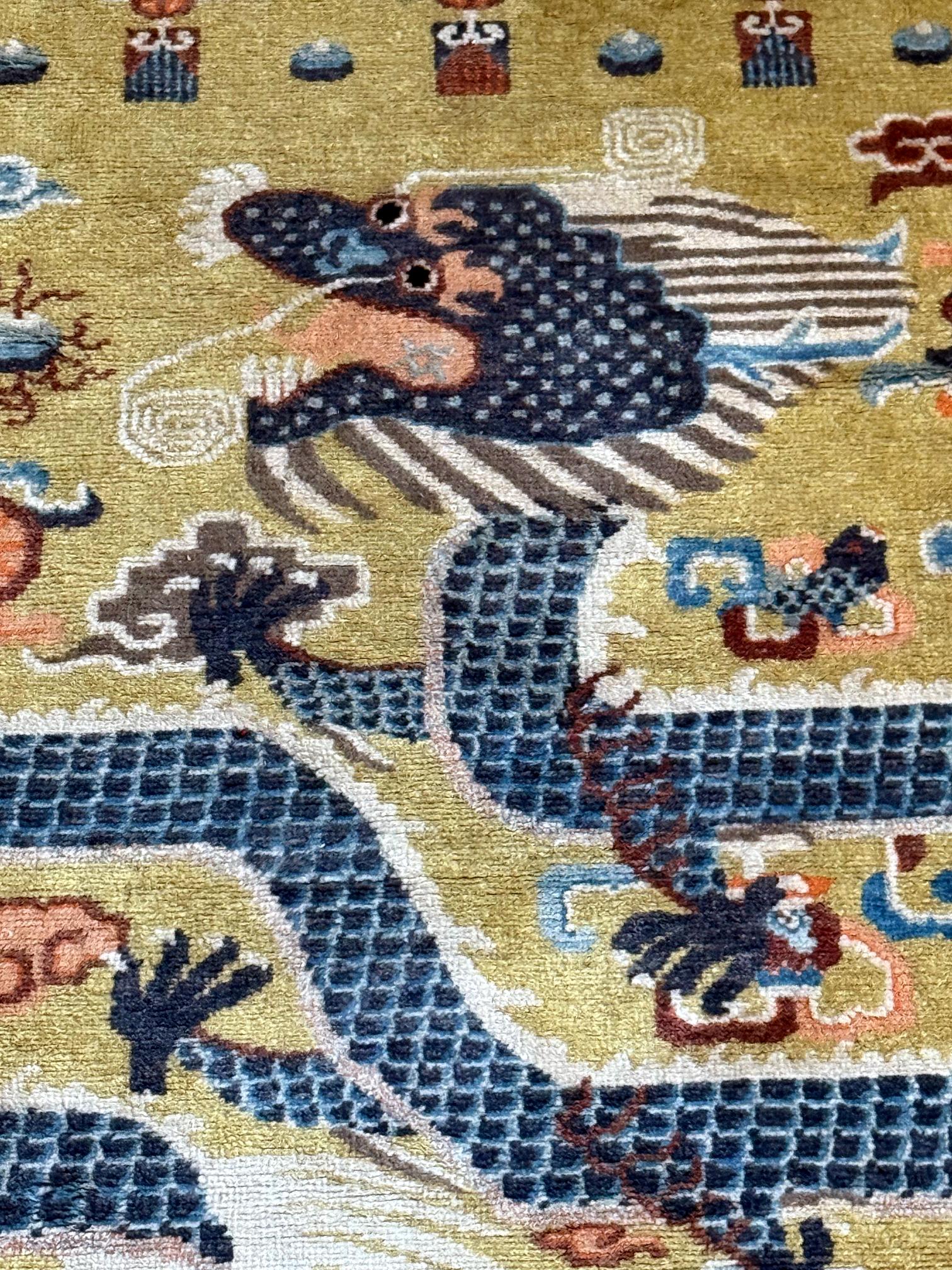 Antique Chinese Ningxia Tibetan Dragon Pillar Rug Qing Dynasty In Good Condition For Sale In Atlanta, GA