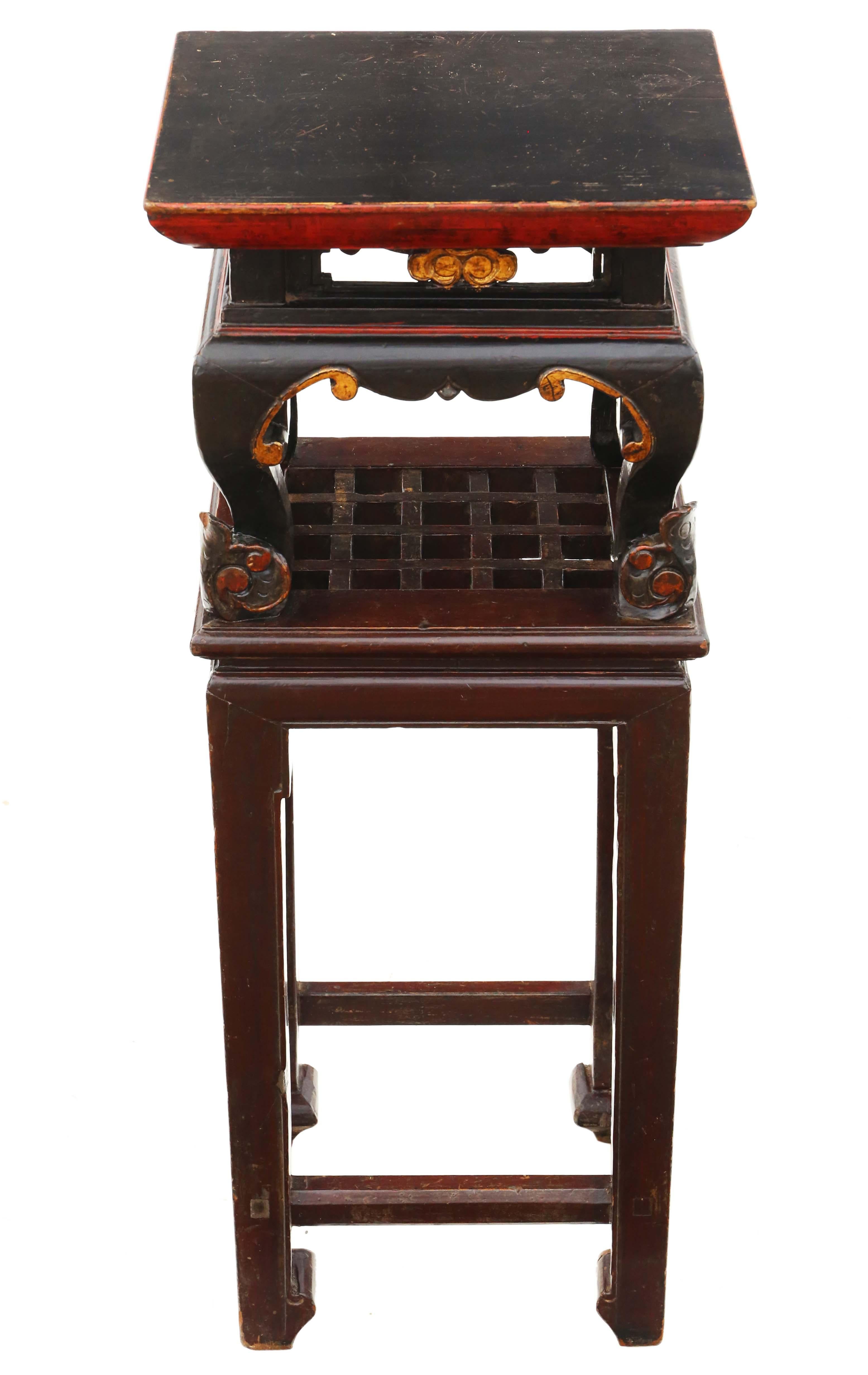 Antiker chinesischer orientalisch bemalter Beistelltisch Stand C1920.

Solide, ohne lose Verbindungen. Ein charmanter Tisch voller Alter und Charakter.

Gute Farbe und Patina.

Kein Holzwurm.

An der richtigen Stelle würde es großartig