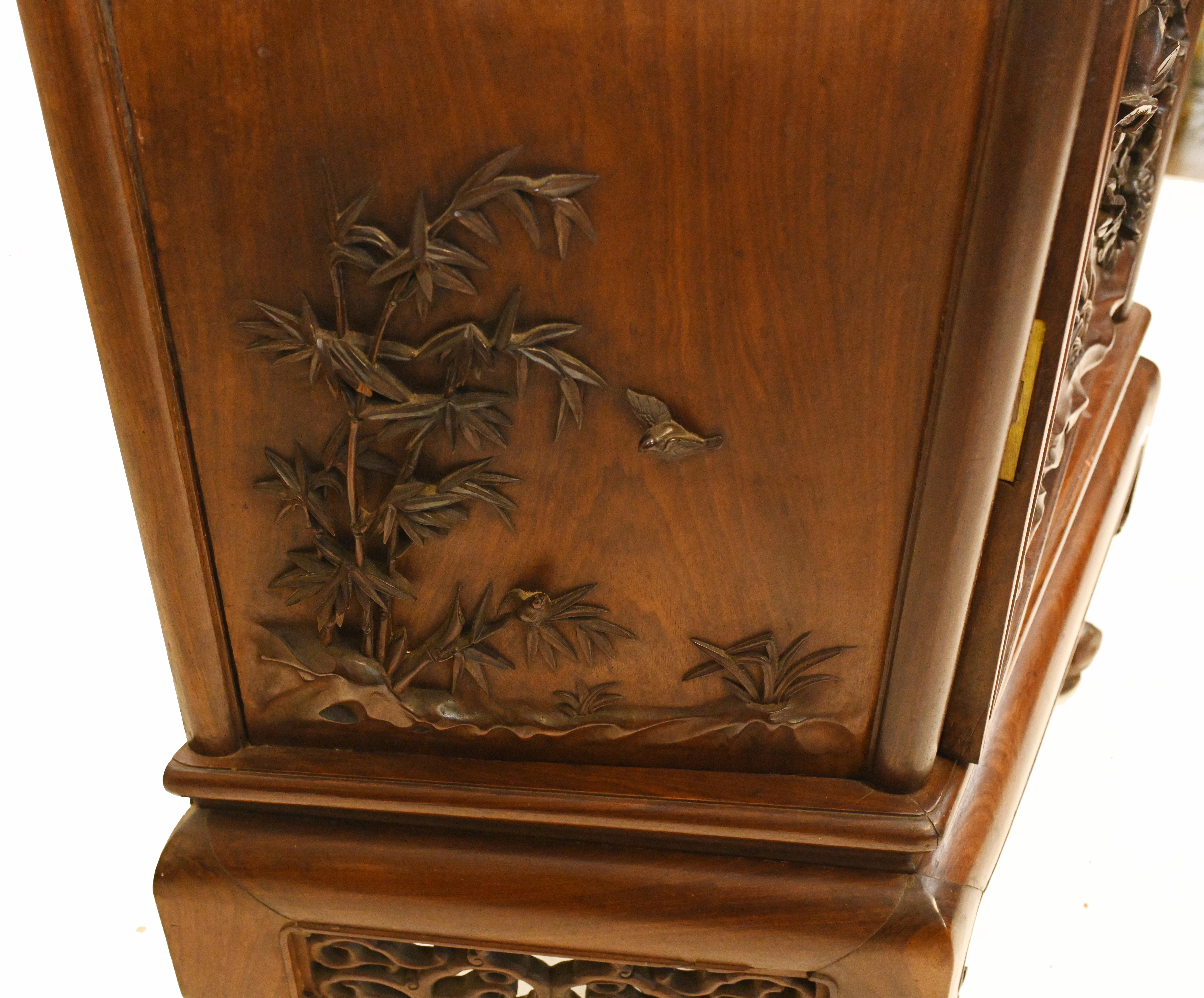Antique Chinese Padauk Hand Carved Display Cabinet Relief Carving Bookcase 1890 12