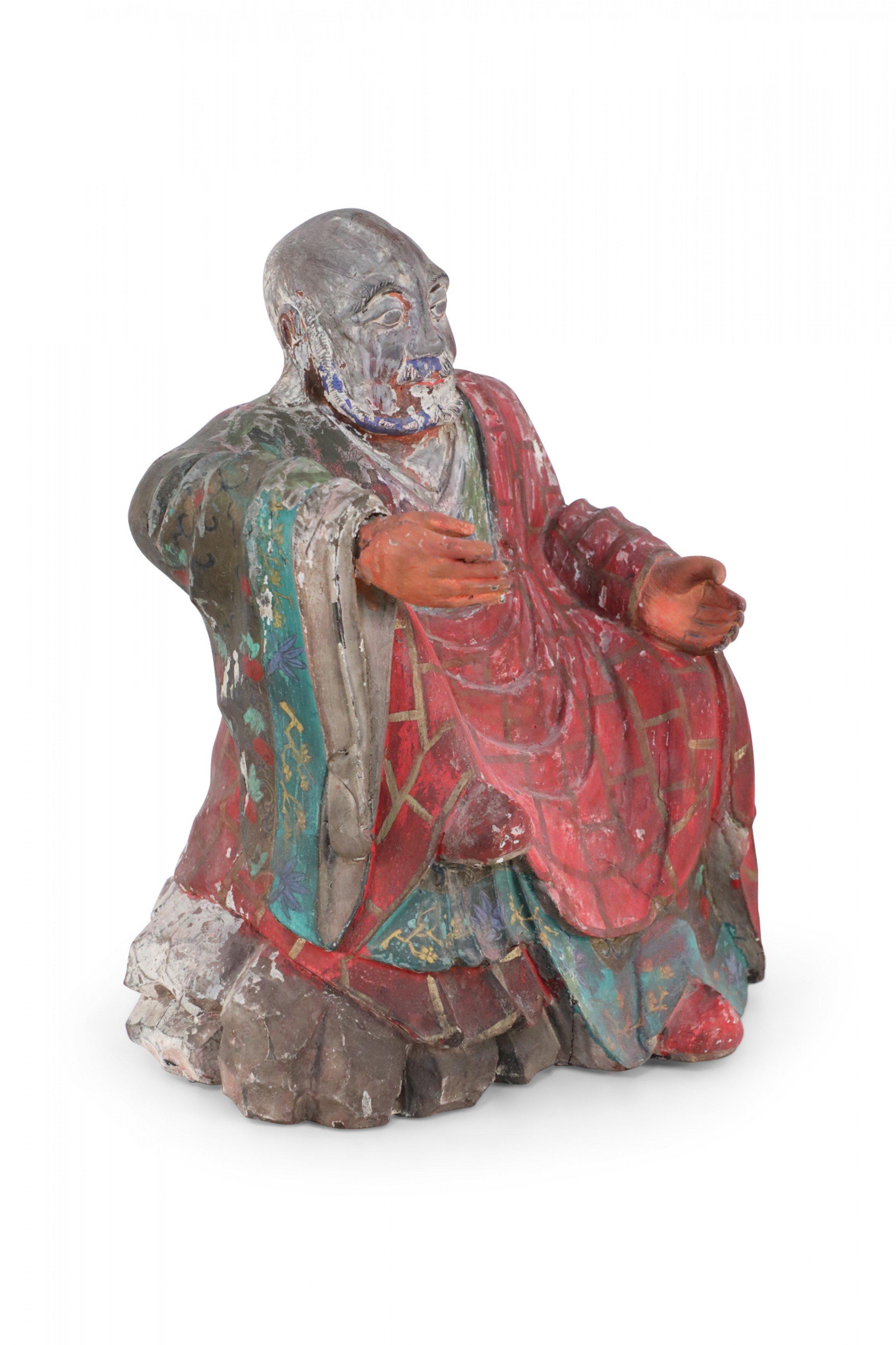 Argilla Antica statua di Buddha cinese in argilla dipinta con veste rossa in vendita