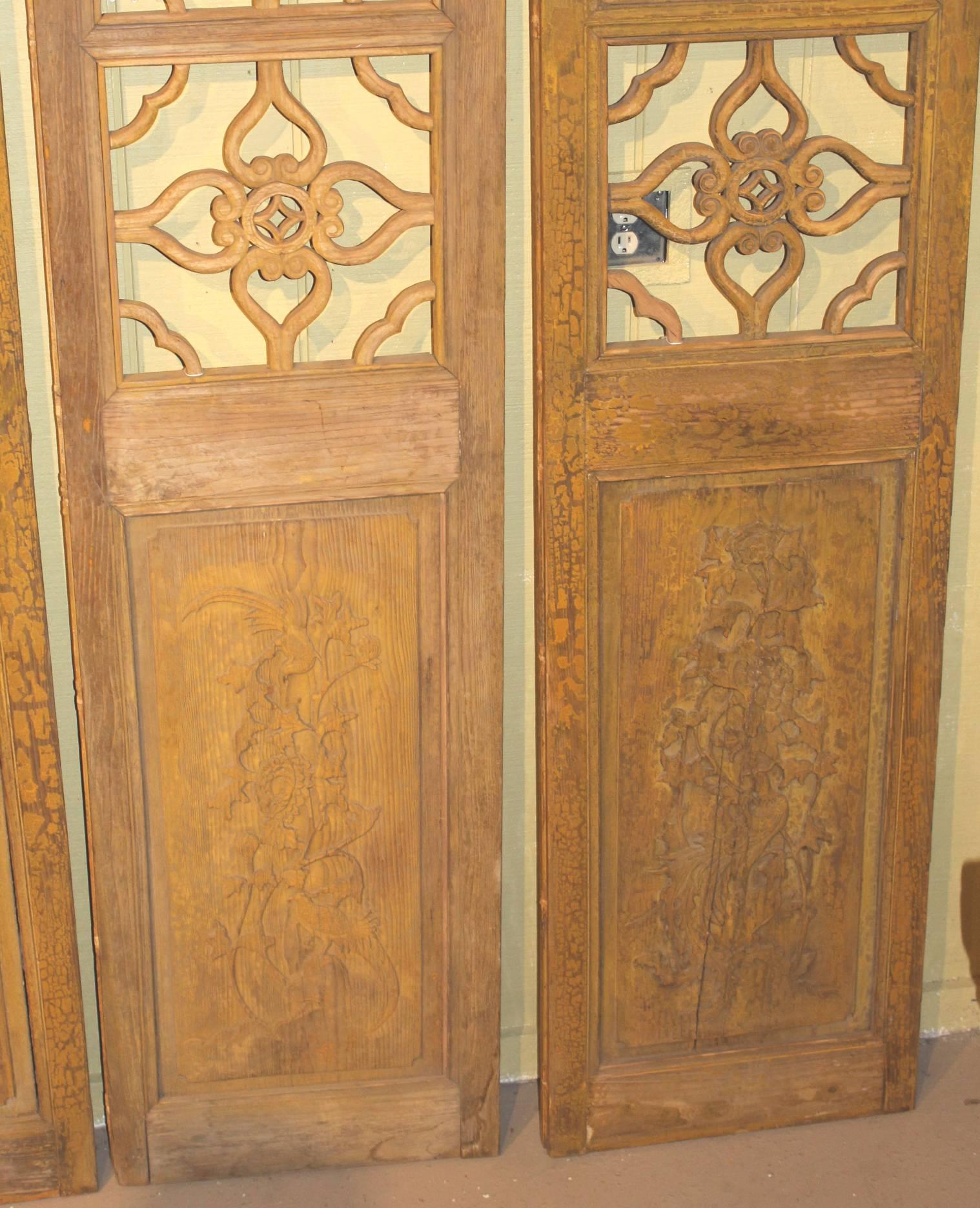 Antique Chinese Painted Four Panel Screen or Doors, Four Lucky Keys, circa 1916 In Good Condition In Milford, NH