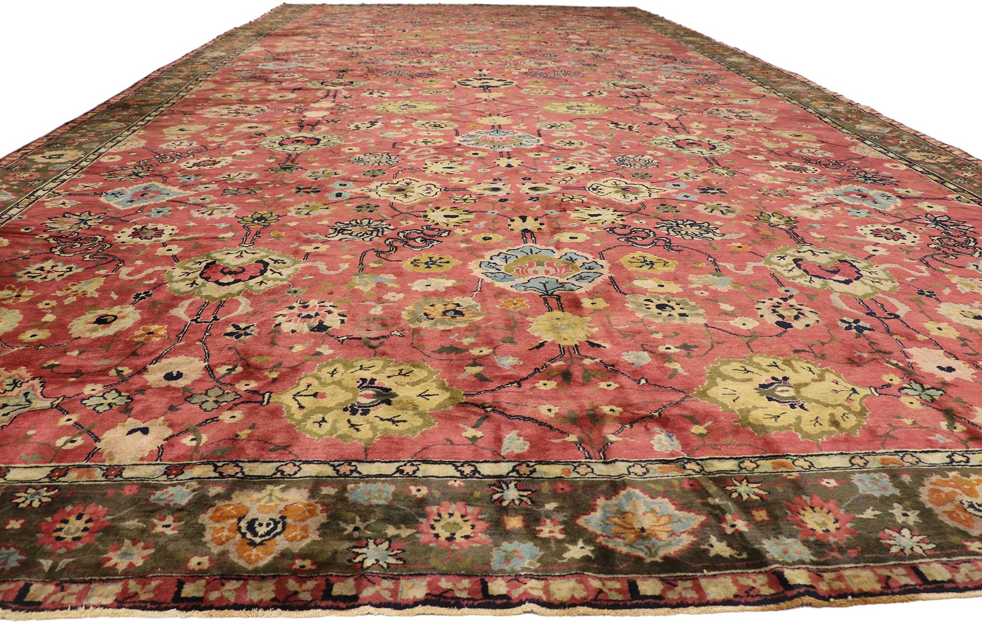 Chinois Tapis chinois ancien de taille d'hôtel avec style persan Tabriz en vente