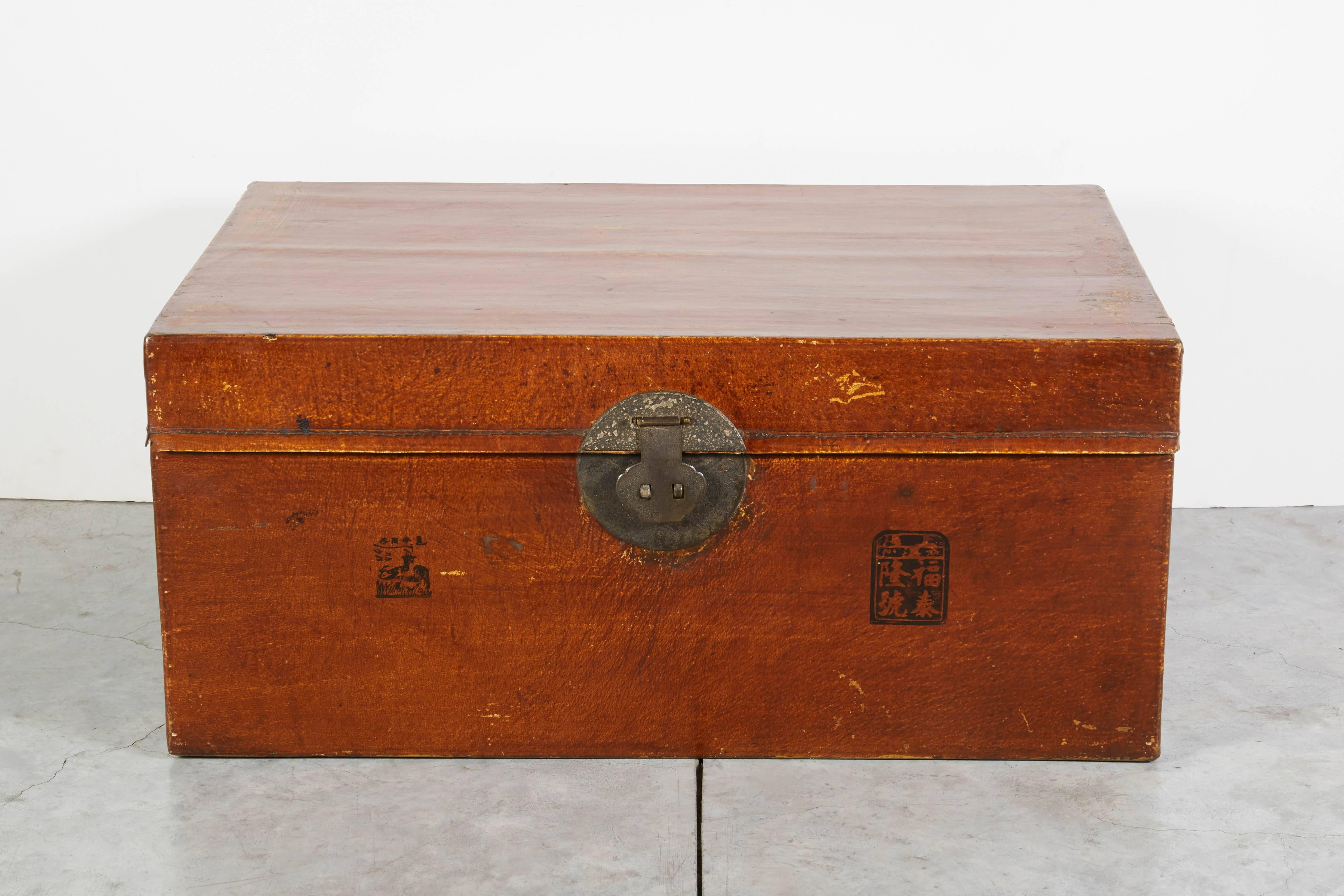 Antique Chinese Parchment Leather Trunk In Good Condition For Sale In New York, NY