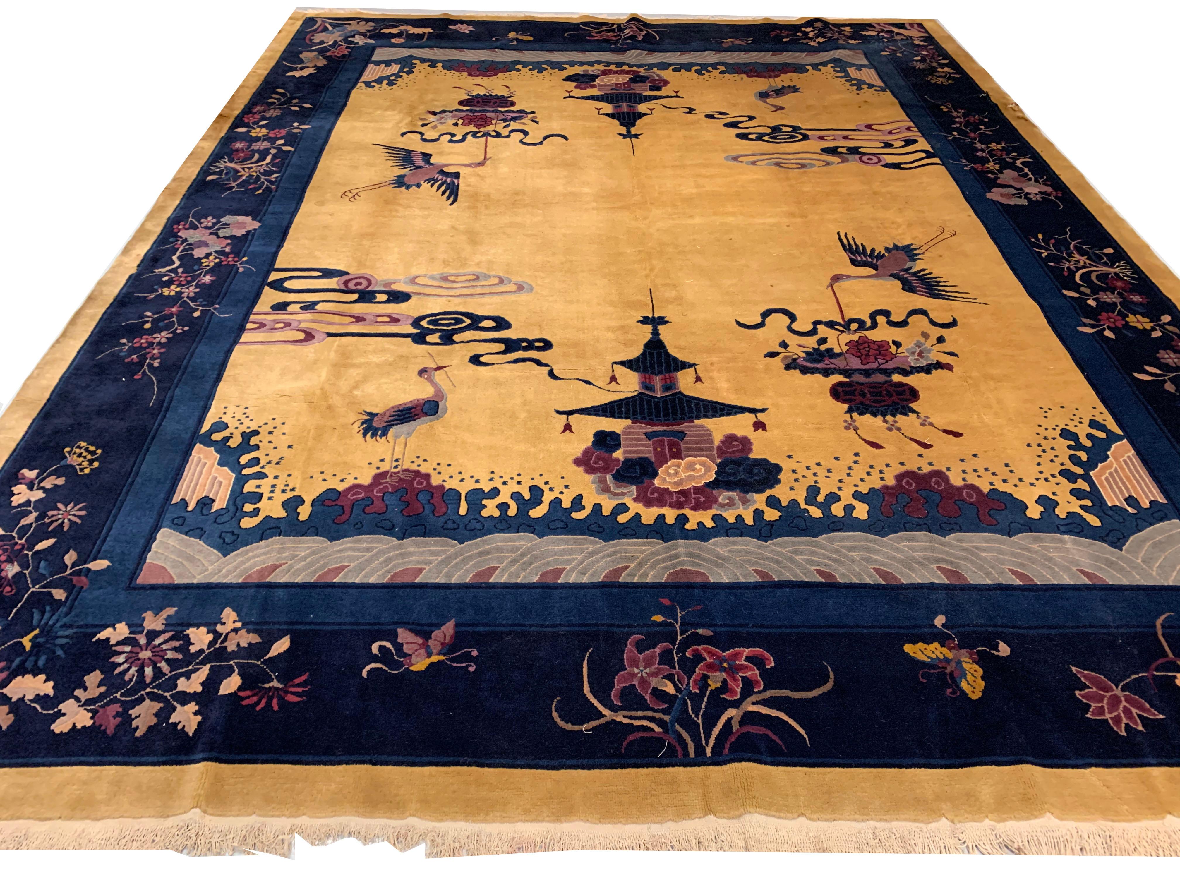 Antique Chinese Peeking Rug, circa 1910 9'2 x 11'7 In Good Condition For Sale In New York, NY