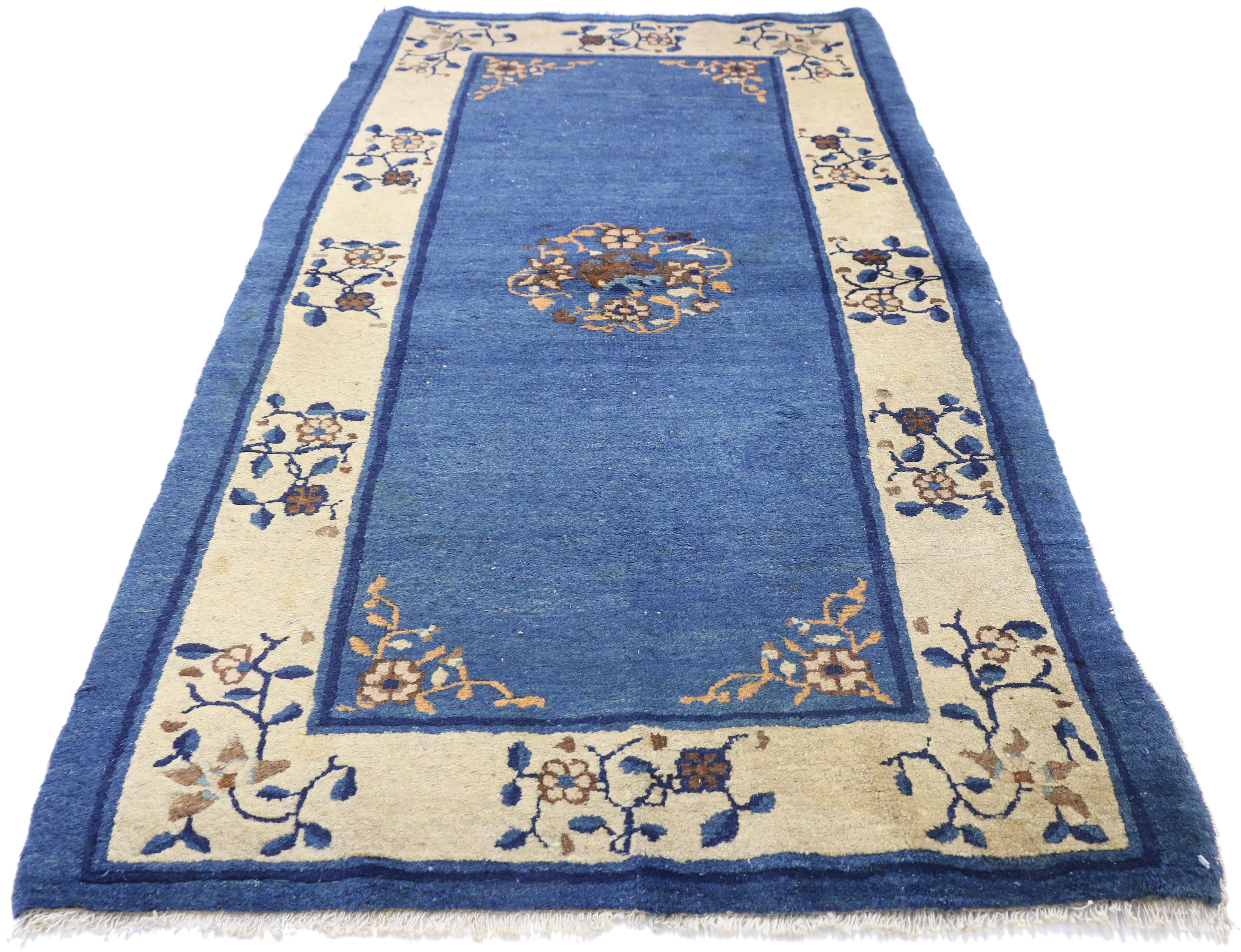 Qing Antique Chinese Peking Accent Rug with Neoclassical Chinoiserie Style For Sale