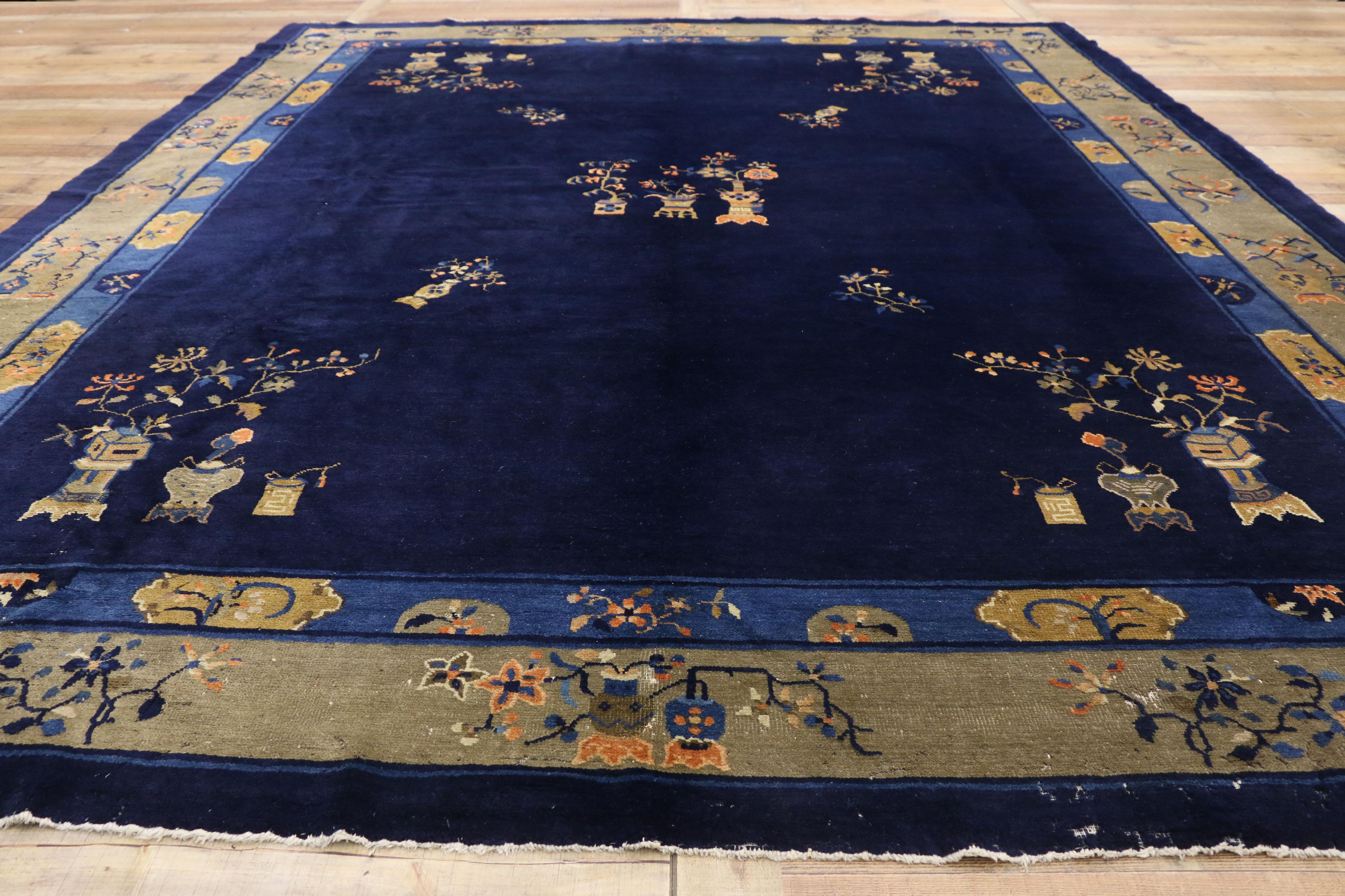 Antique Chinese Peking Area Rug with Traditional Chinoiserie Style In Good Condition For Sale In Dallas, TX