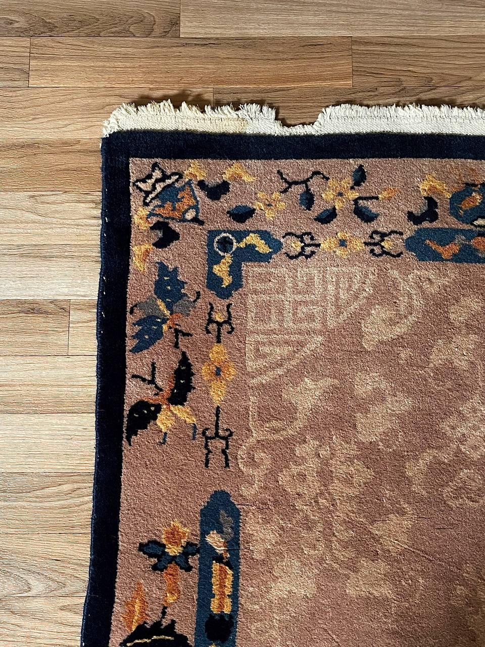 Antique Chinese Peking Art Deco Rug – Hand-Knotted Wool w/ Floral For Sale 1