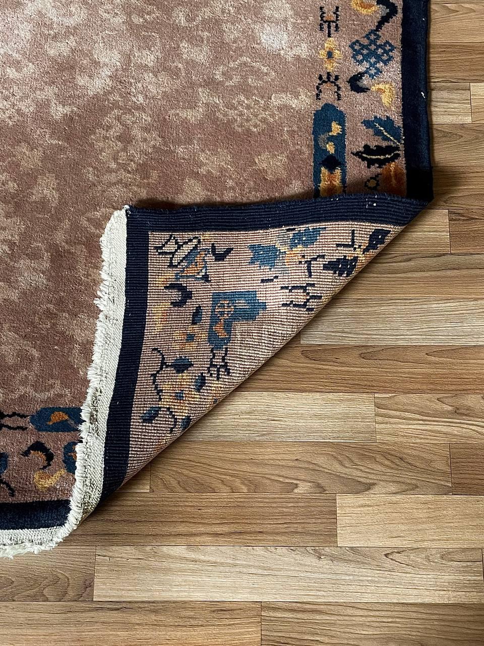 Antique Chinese Peking Art Deco Rug – Hand-Knotted Wool w/ Floral For Sale 4