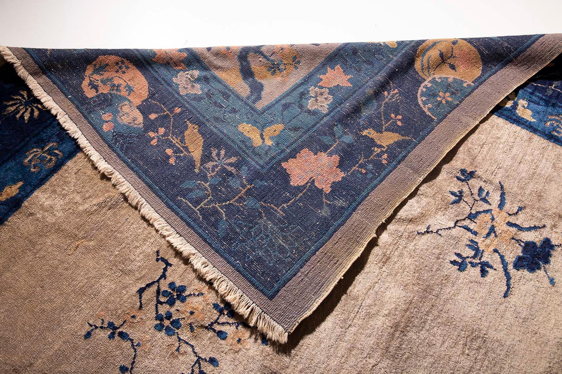 Antiker chinesischer Pekinger blauer Teppich, handgeknüpft  im Angebot 1