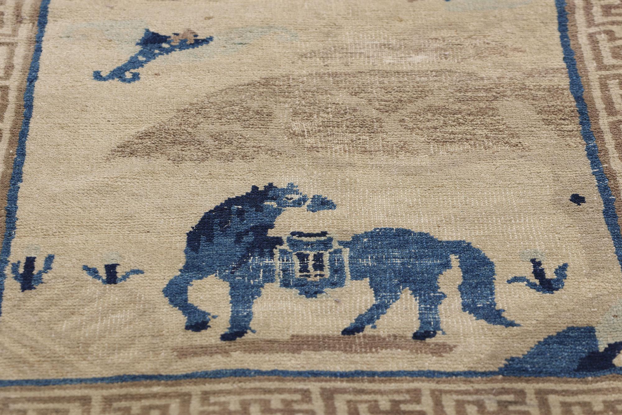 Antique Chinese Peking Pictorial Carpet, 02'00 x 03'11 In Good Condition For Sale In Dallas, TX