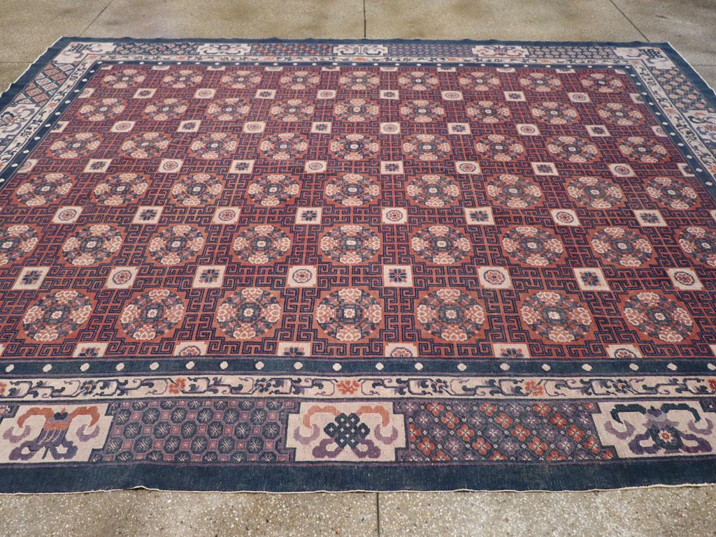 Chinois Tapis chinois ancien de taille pékinois en vente