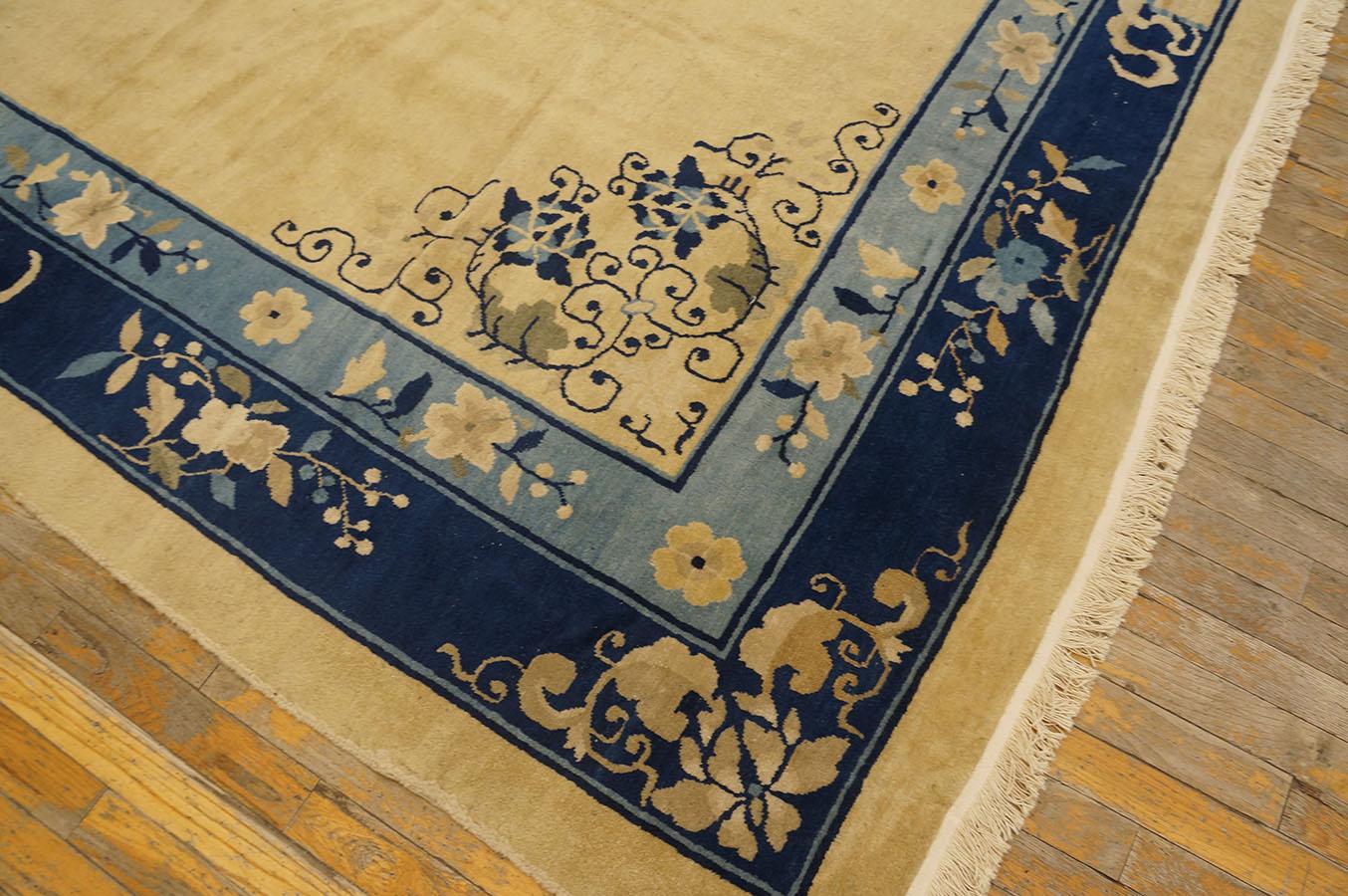 Tapis chinois de Pékin du début du 20ème siècle ( 10' x 11'6'' - 305 x 350 ) en vente 1