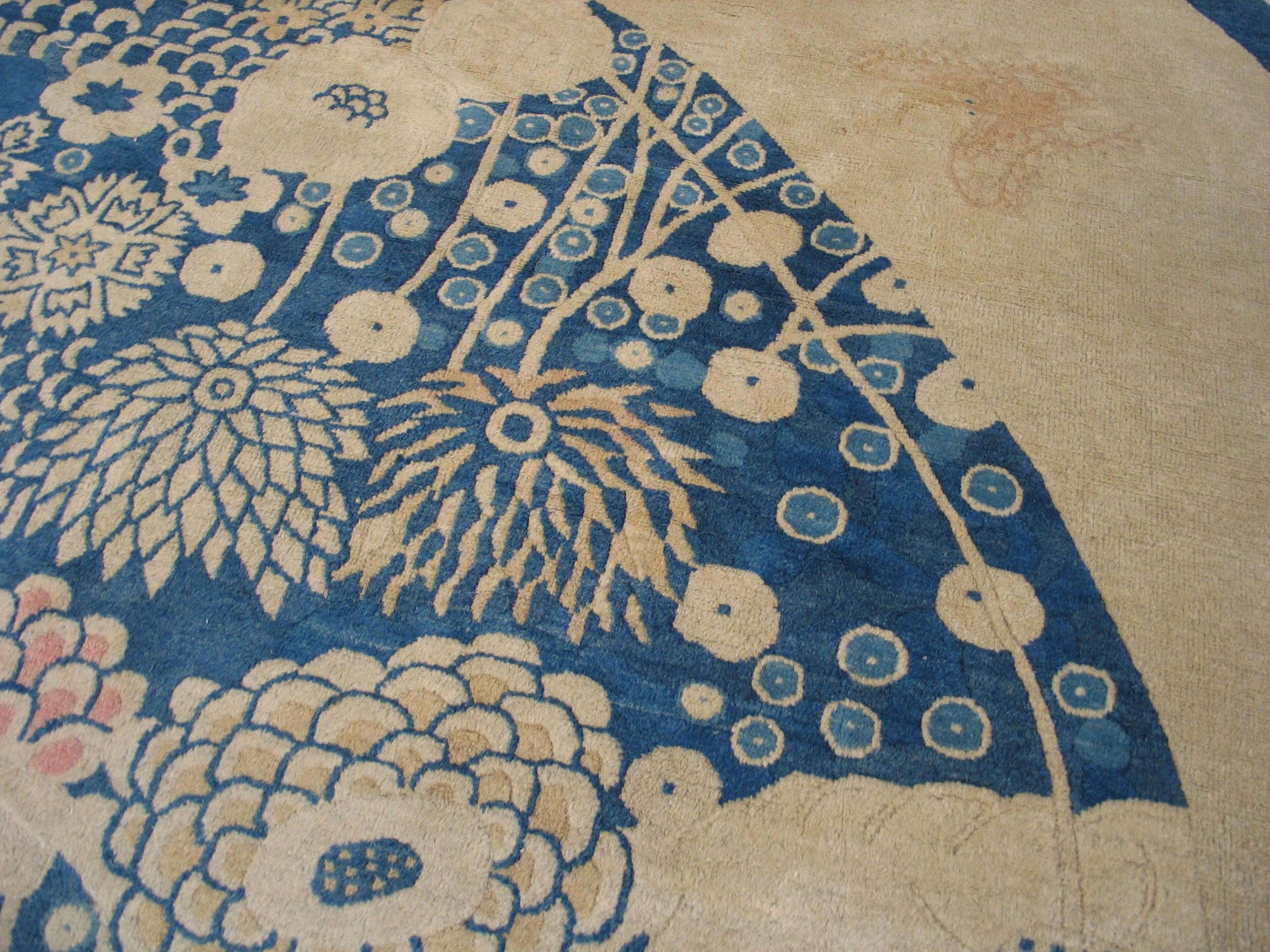 Early 20th Century Round Chinese Peking Carpet ( 10'6
