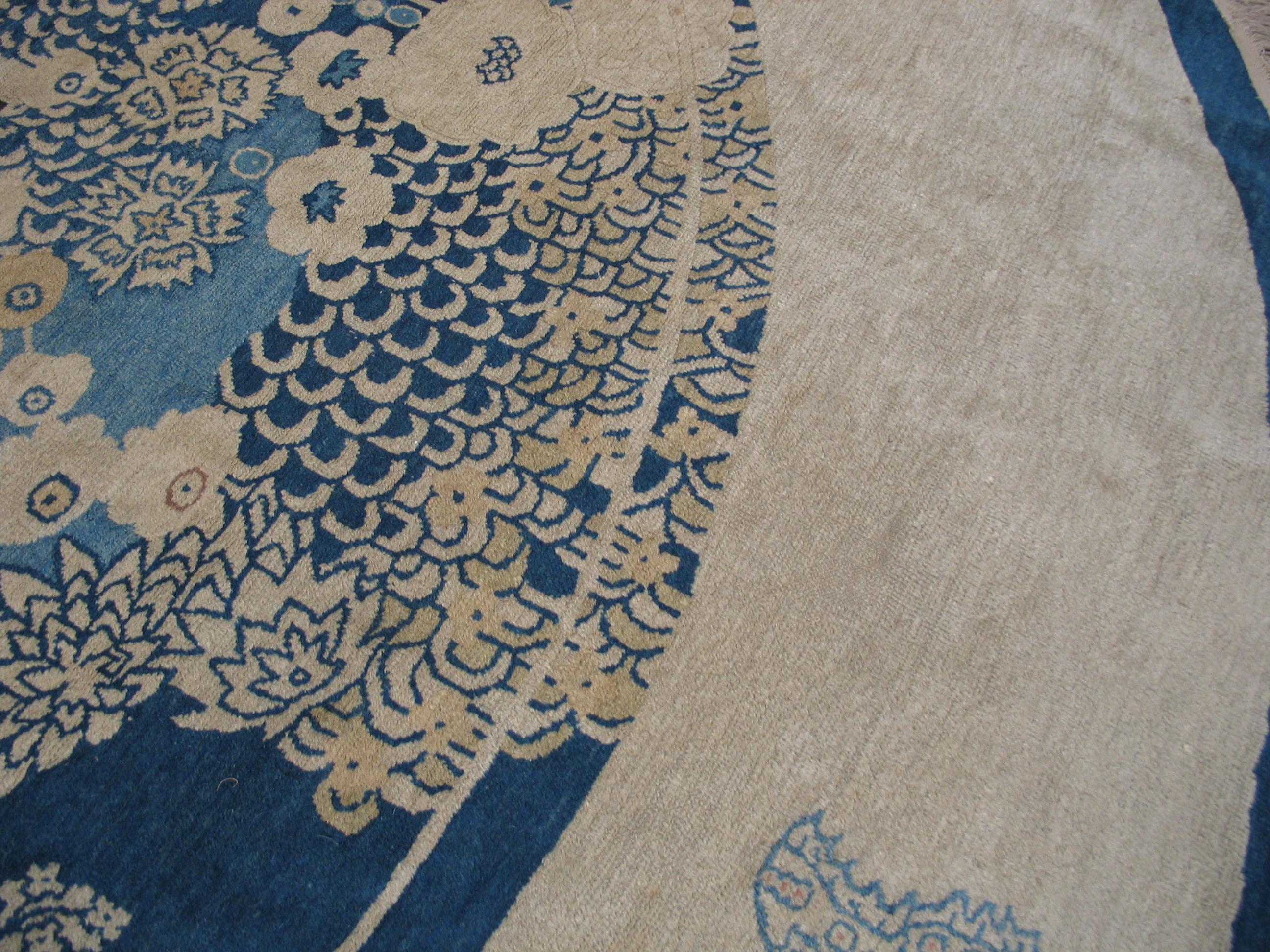 Early 20th Century Round Chinese Peking Carpet ( 10'6