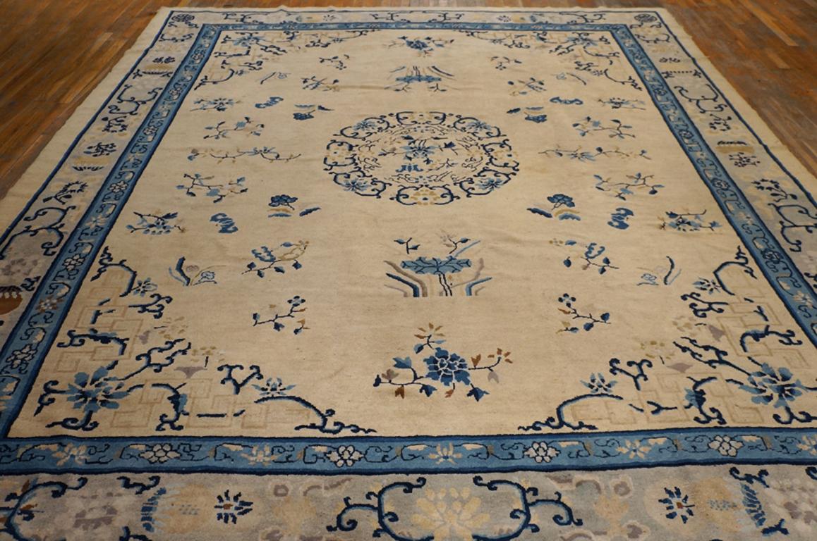 Antique Chinese Peking rug. Size: 10'3