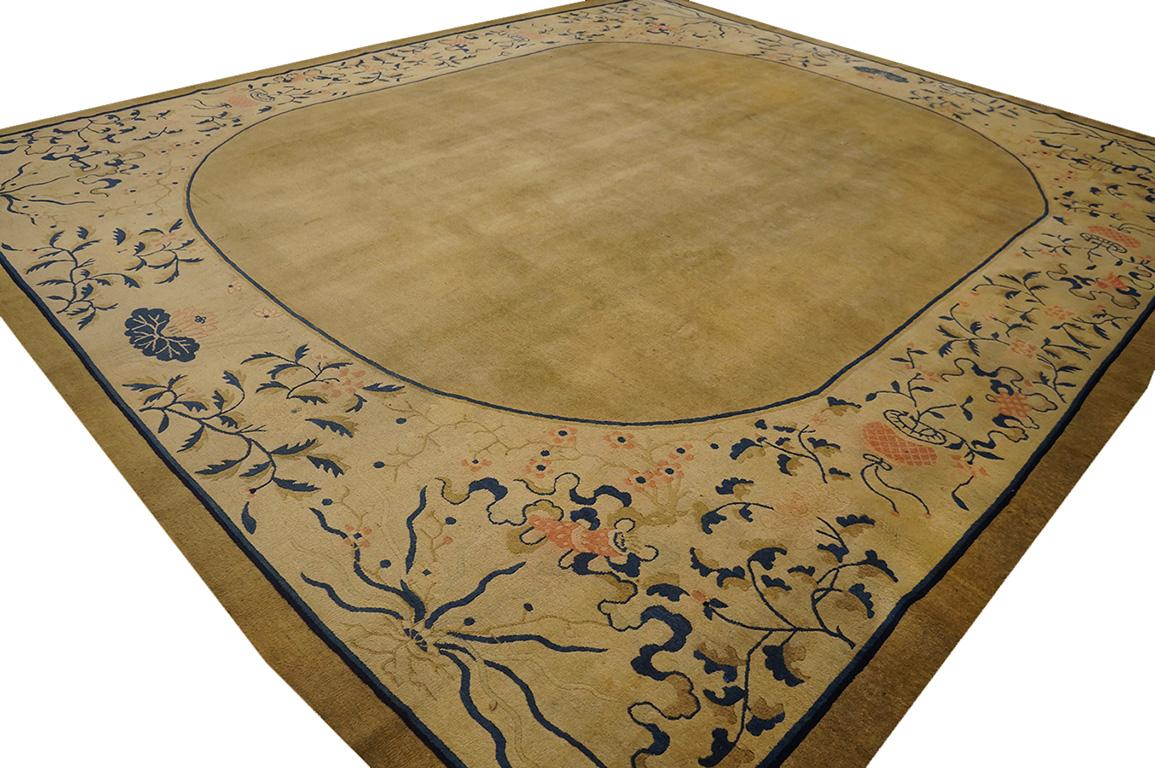 Chinesischer Pekinger Teppich des späten 19. Jahrhunderts ( 11' 4'' x 14' - 345 x 425 cm) (Handgeknüpft) im Angebot