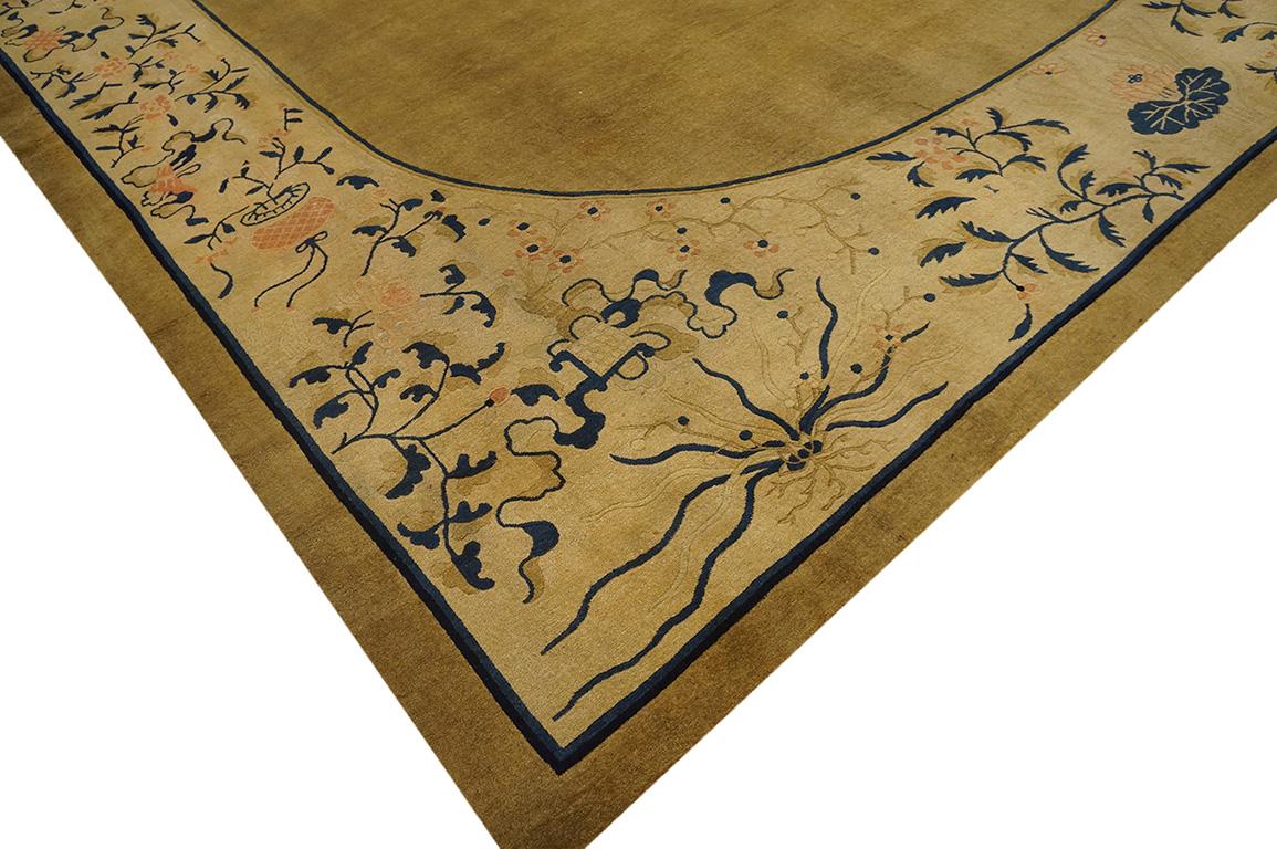 Chinesischer Pekinger Teppich des späten 19. Jahrhunderts ( 11' 4'' x 14' - 345 x 425 cm) im Angebot 1