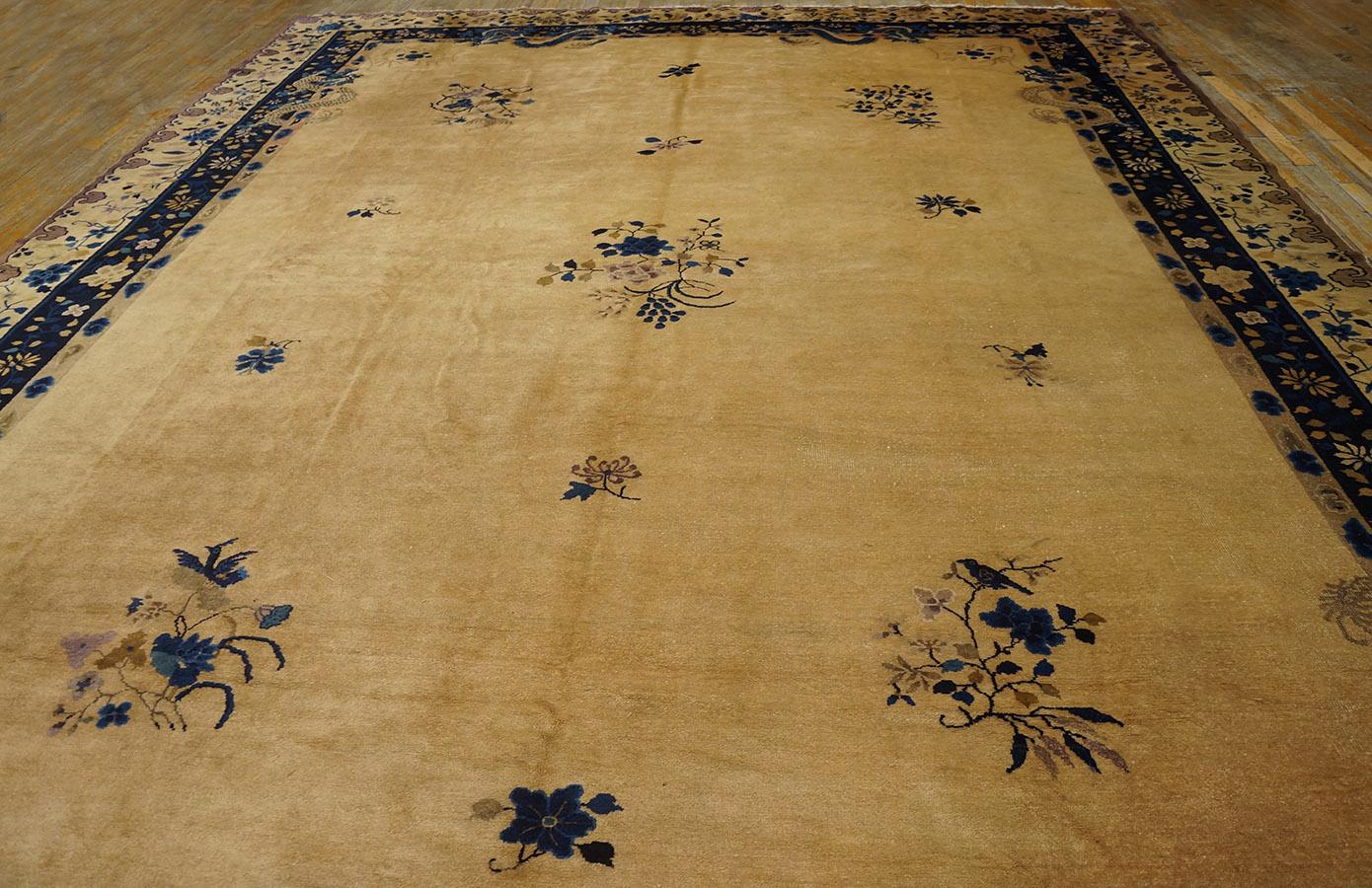 Tappeto con drago di Pechino dei primi del Novecento ( 11'4''x 15'6'' - 345 x 472 ) In condizioni buone in vendita a New York, NY