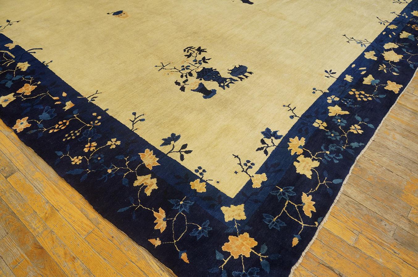 Tapis chinois de Pékin du début du 20ème siècle ( 11'' x 15'' - 335 x 457 ) Bon état - En vente à New York, NY