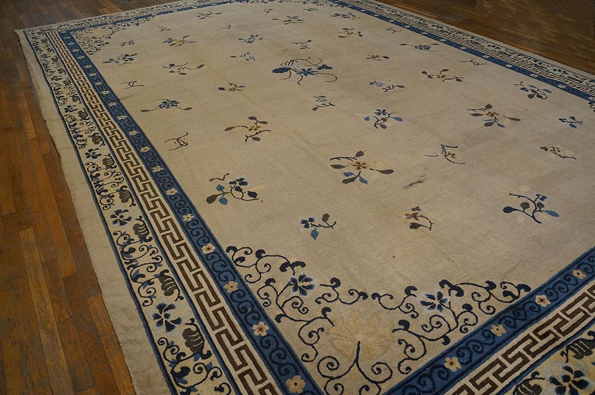Antique Chinese Peking rug. Size: 11'4