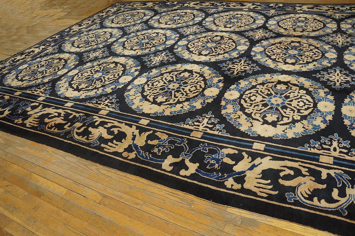 Early 20th Century Chinese Peking Carpet ( 12'6' x 20'3'' - 381 x 617 ) In Good Condition For Sale In New York, NY