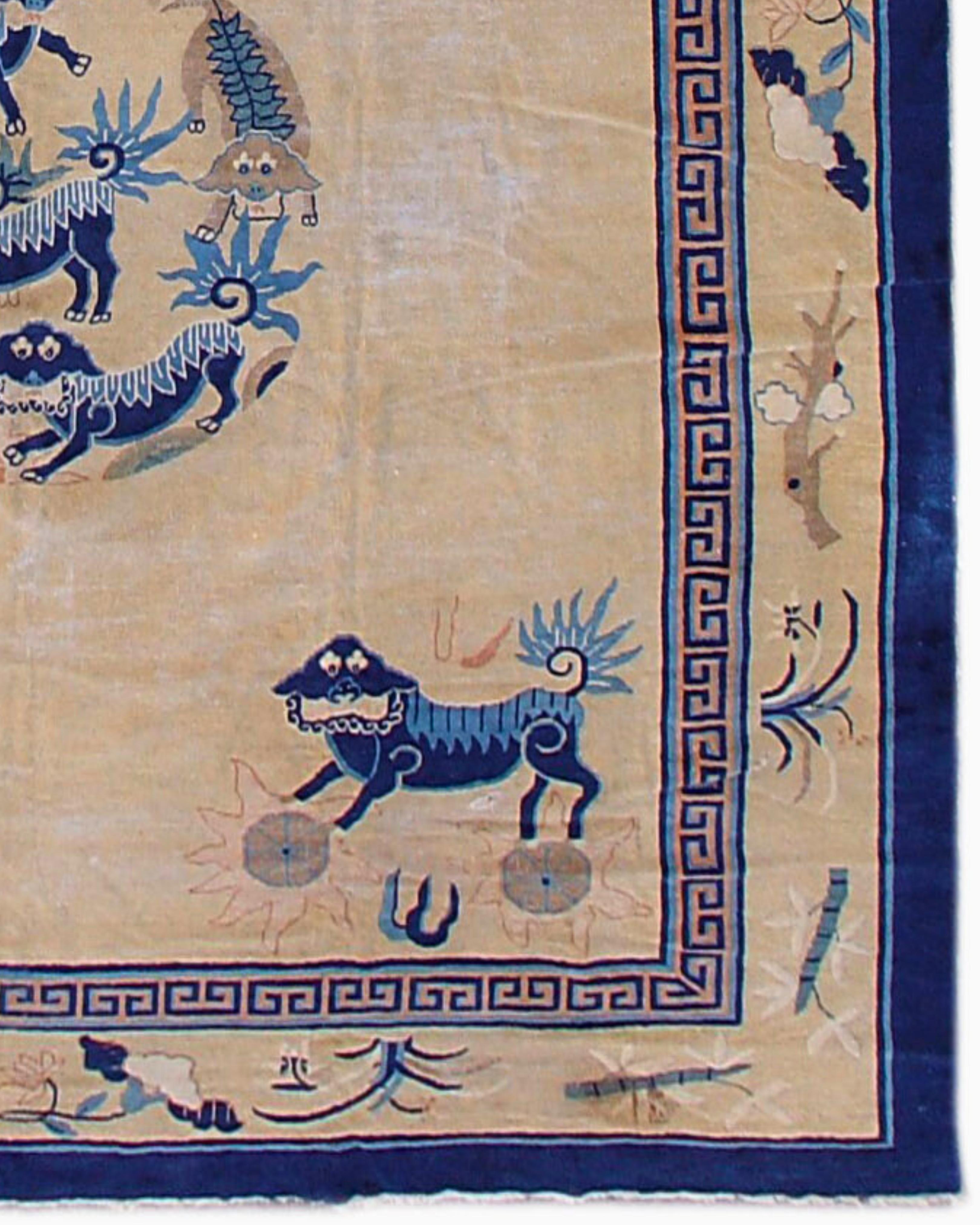 Antiker chinesischer Pekinger Teppich, 19. Jahrhundert im Zustand „Gut“ im Angebot in San Francisco, CA