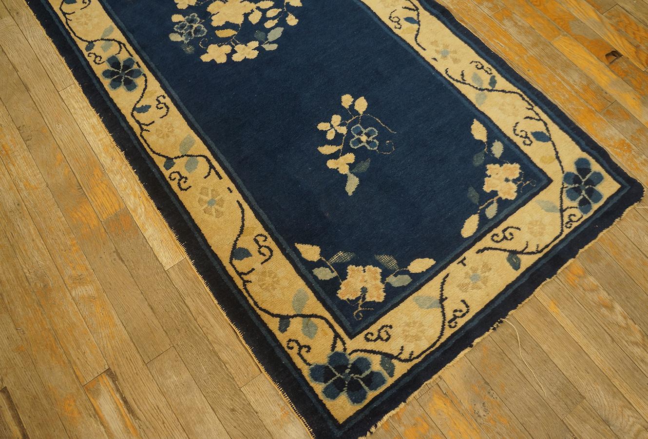 Début du 20ème siècle Tapis chinois de Pékin du début du 20ème siècle ( 2'8'' x 6' - 81 x 183 ) en vente