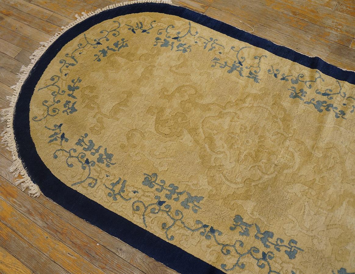 Early 20th Century Oval Chinese Peking Rug ( 3' x 5'9'' - 90 x 175 ) For Sale 8