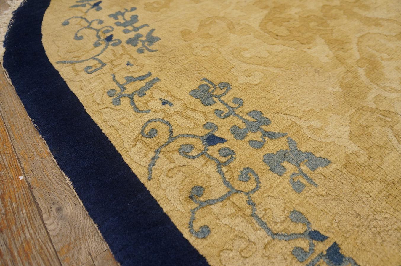 Early 20th Century Oval Chinese Peking Rug ( 3' x 5'9'' - 90 x 175 ) For Sale 3