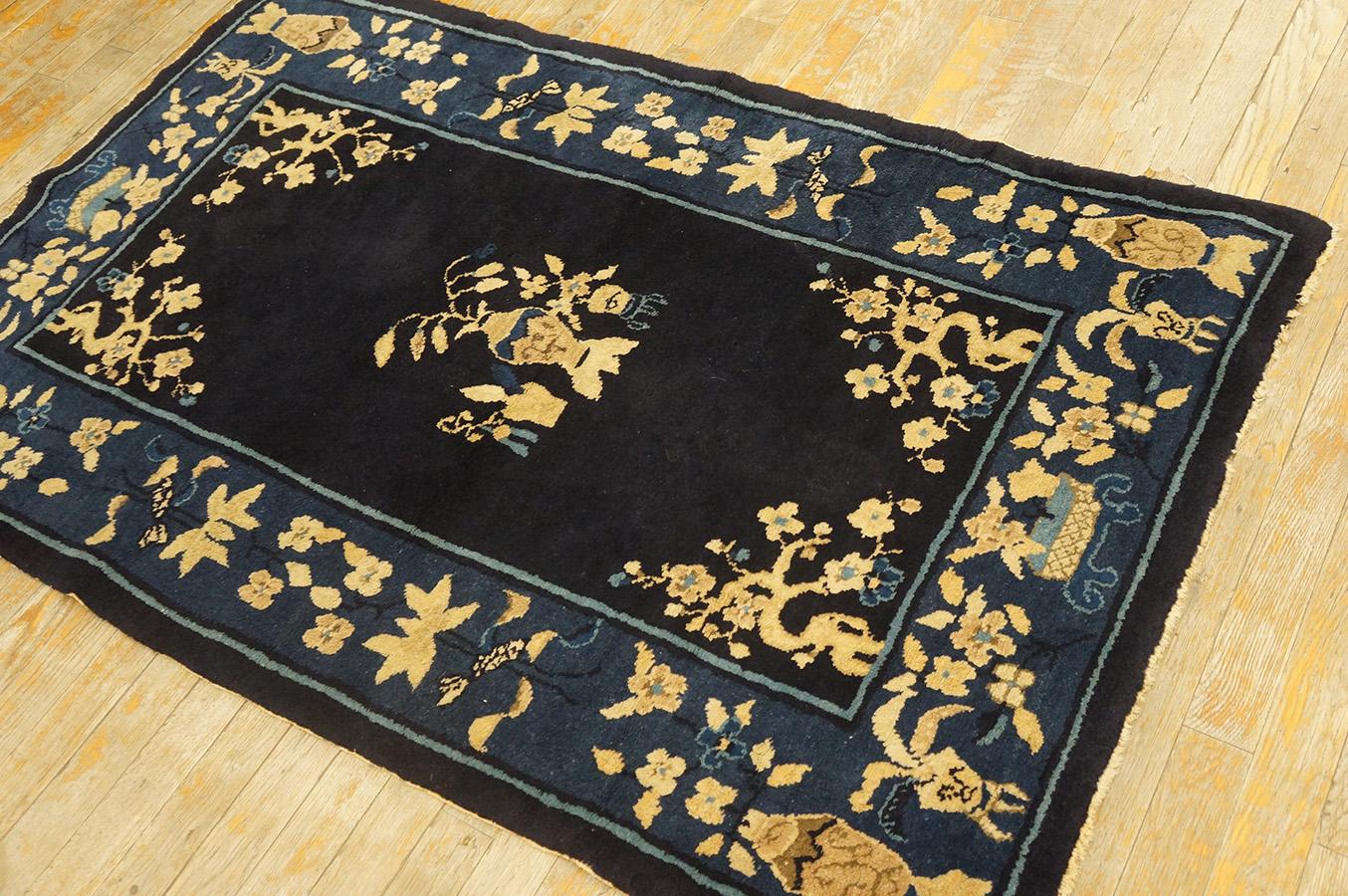 Early 20th Century Chinese Peking Rug ( 3' x 4'10'' - 91 x 147 ) In Good Condition For Sale In New York, NY