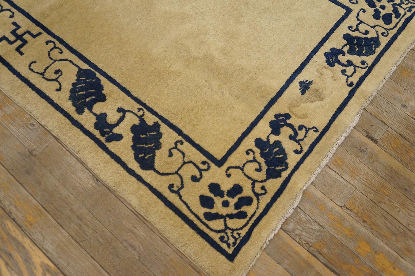 Antique Chinese Peking Rug 3' 0''x 5' 0'' In Good Condition For Sale In New York, NY