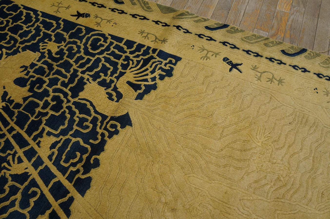 Late 19th Century Chinese Peking Dragon Carpet ( 3'10'' x 6'2'' - 117 x 188 ) In Good Condition For Sale In New York, NY