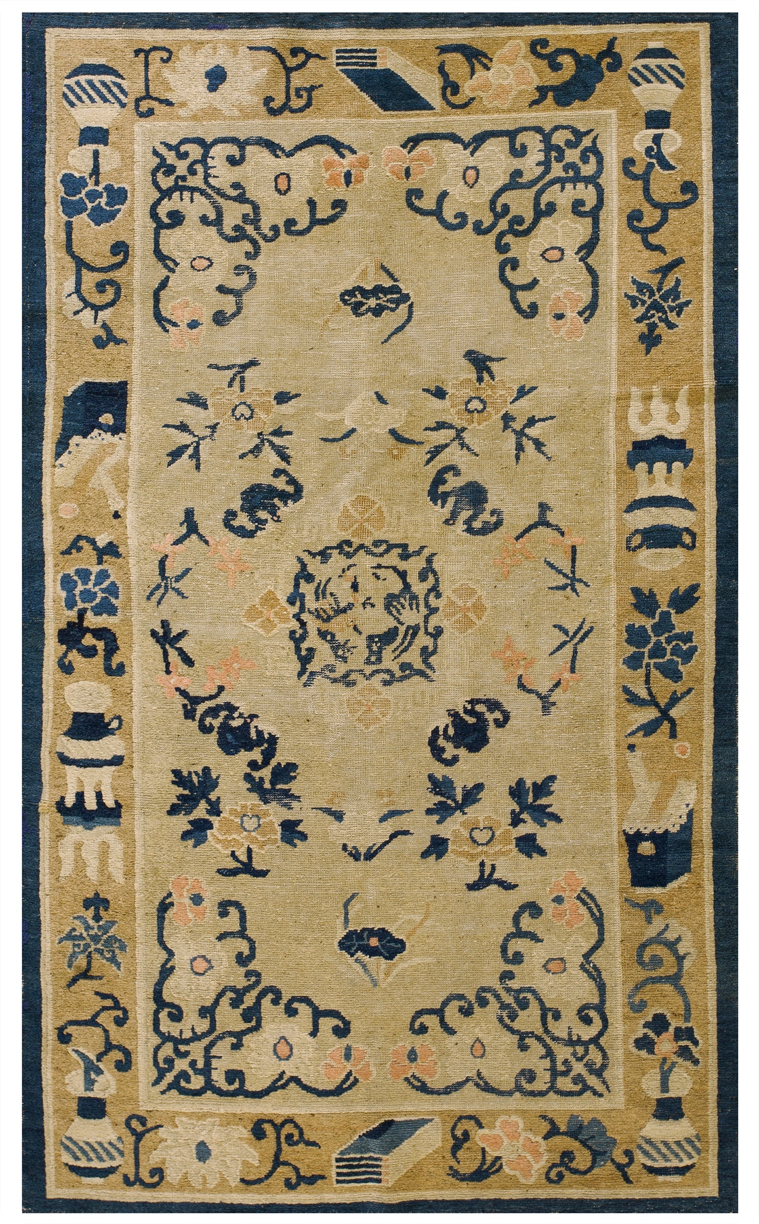 Early 20th Century Chinese Peking Rug ( 4' x 6'8" - 122 x 203 ) For Sale