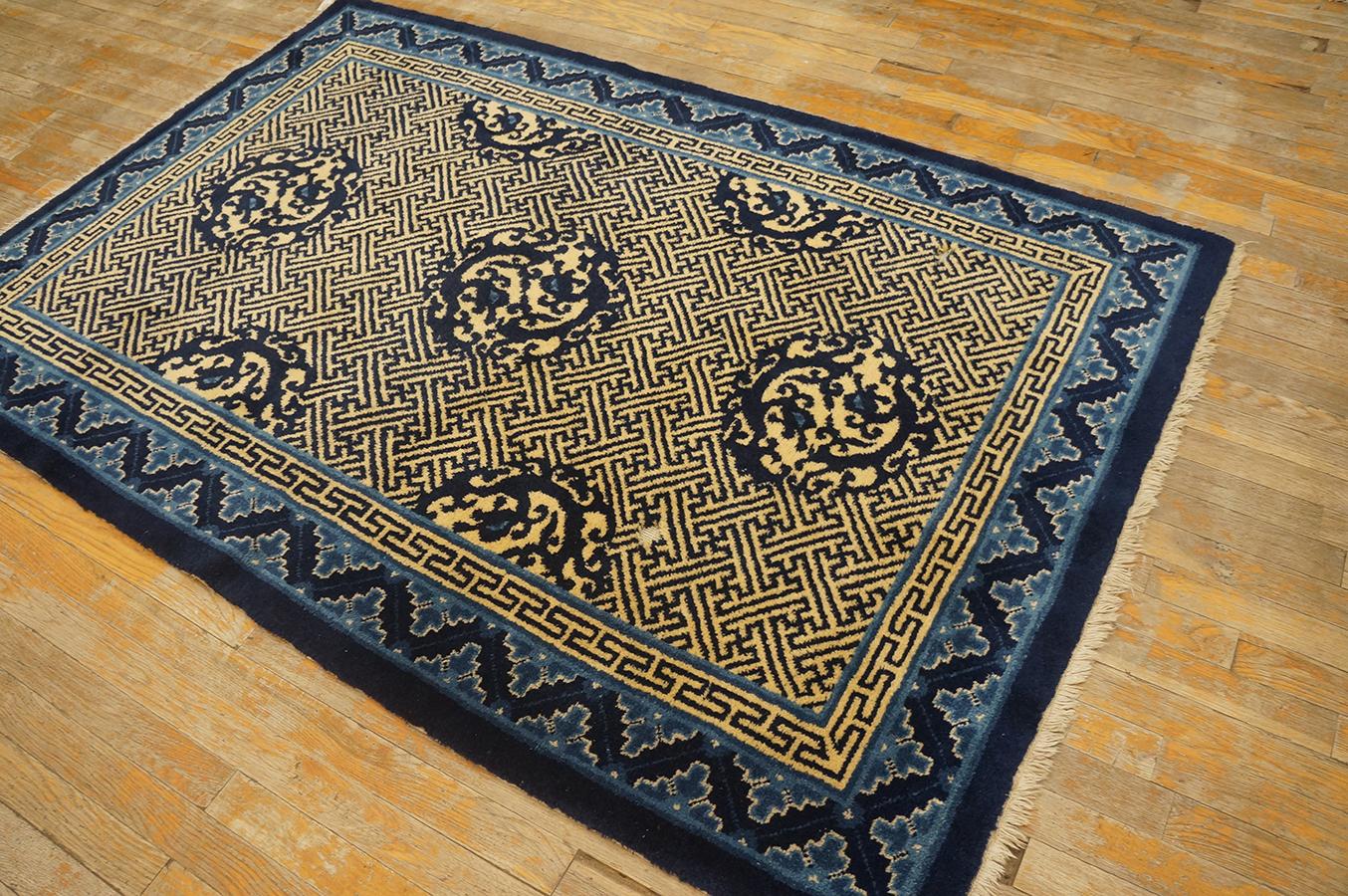 Noué à la main Tapis chinois du début du 20e siècle avec dragon de Pékin ( 4'2