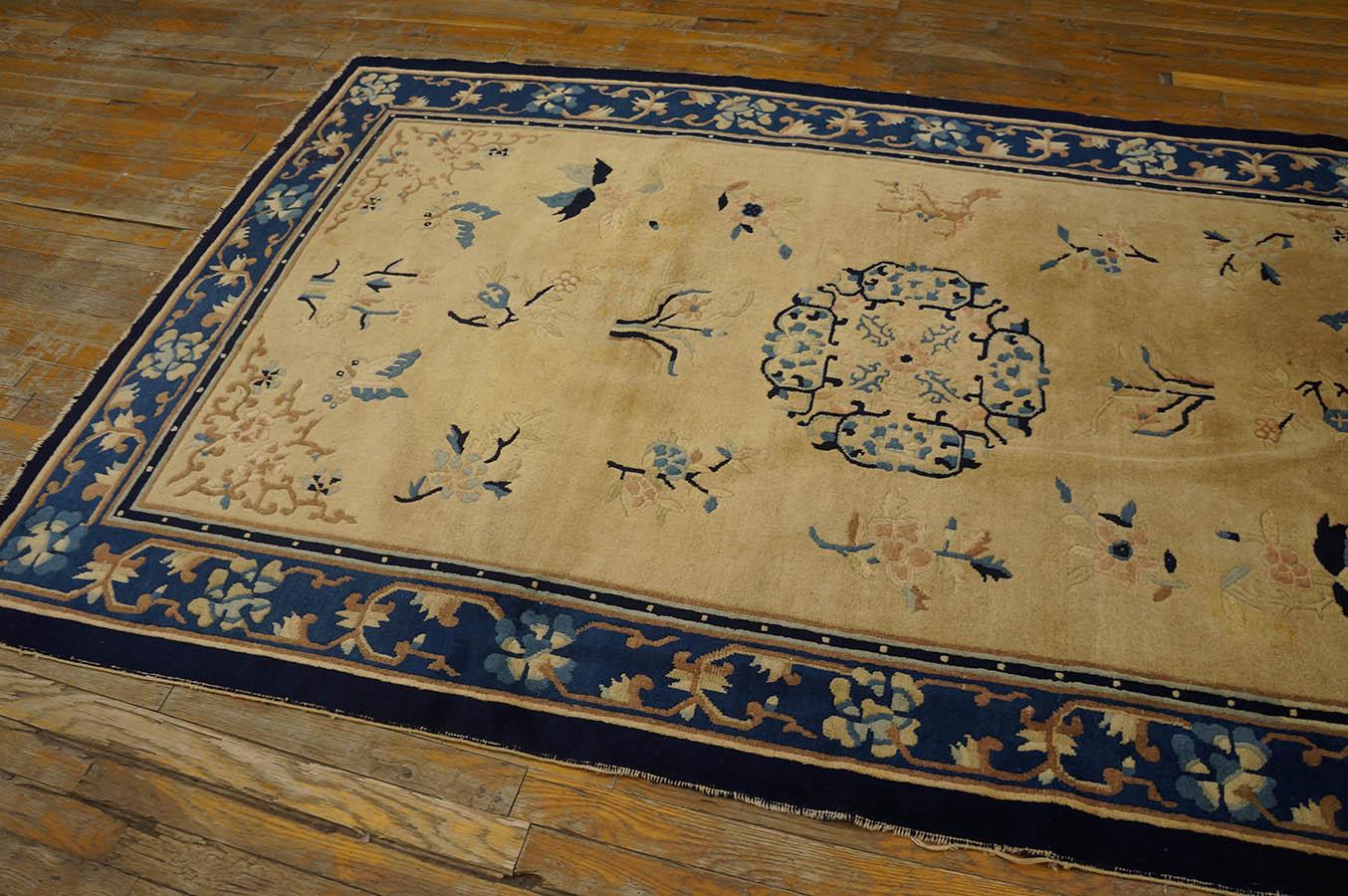 Chinesischer Peking-Teppich des späten 19. Jahrhunderts ( 4' 6'' x 7' 6'' - 137 x 2528 cm) im Zustand „Gut“ im Angebot in New York, NY