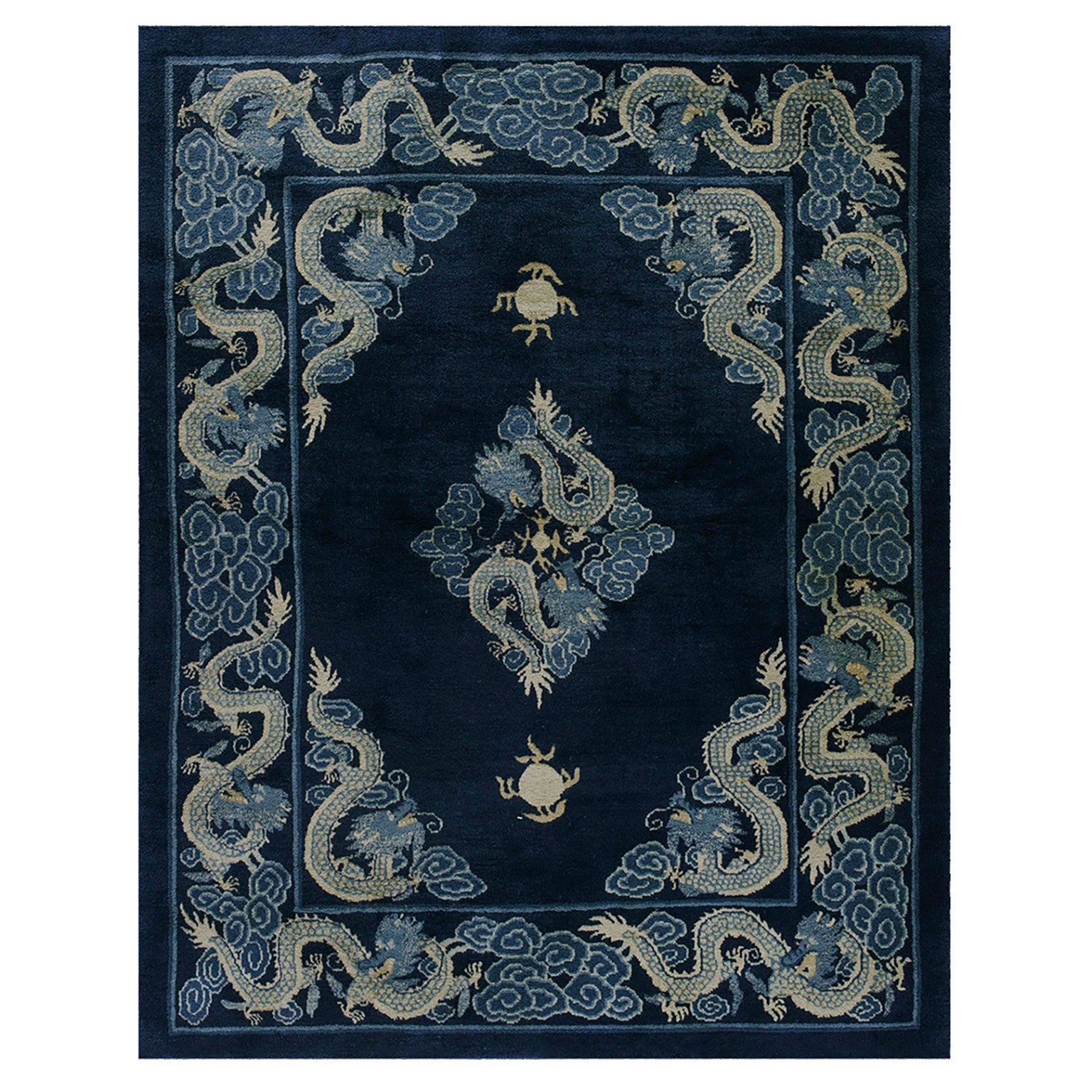 Chinesischer Drachenteppich aus dem frühen 20. Jahrhundert ( 4'8" x 5'10" - 142 x 178 )