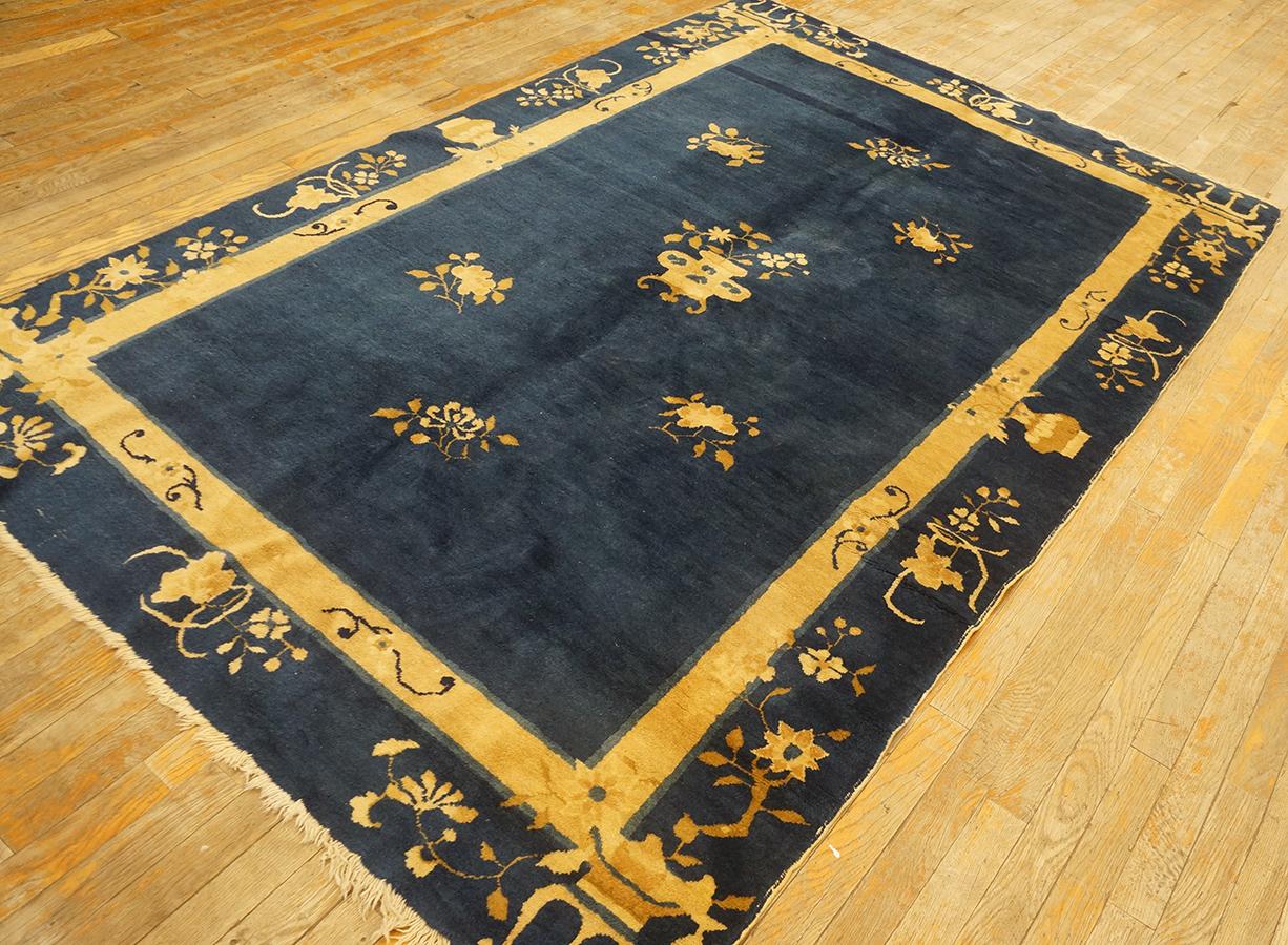 Chinesischer Pekinger Teppich des frühen 20. Jahrhunderts ( 5'' x 7''7'''' - 153 x 232 ) im Zustand „Gut“ im Angebot in New York, NY