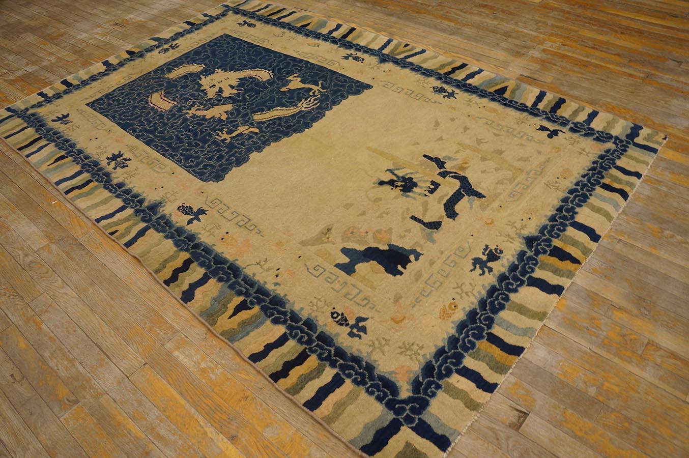 Tapis chinois de la fin du 19e siècle avec dragon de Pékin ( 5' x 7'8
