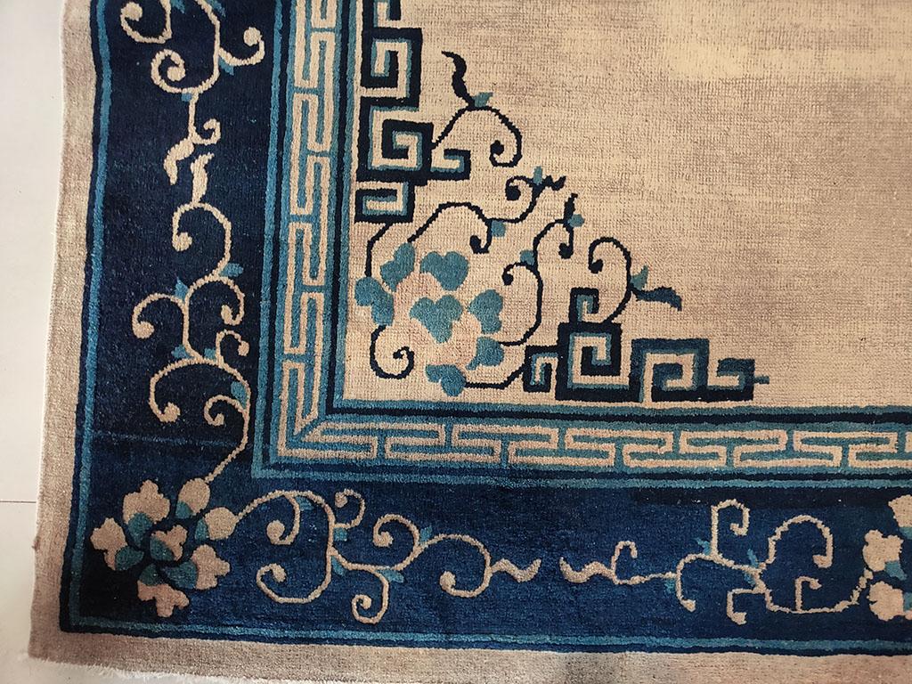 Antique Chinese Peking rug size: 6'0