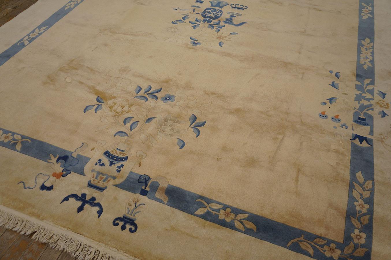 Vintage Chinese Peking Carpet From 1980s ( 8' '' x 9' 8'' - 243 x 294 cm ) In Good Condition For Sale In New York, NY
