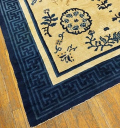 1900s Beige Ground Six Asymmetric Knots Chinoiserie Antique Chinese Peking Rug