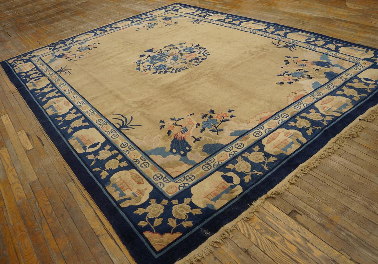 Chinesischer Pekinger Teppich des frühen 20. Jahrhunderts ( 9' x 11'6'' - 275 x 350) im Zustand „Gut“ im Angebot in New York, NY