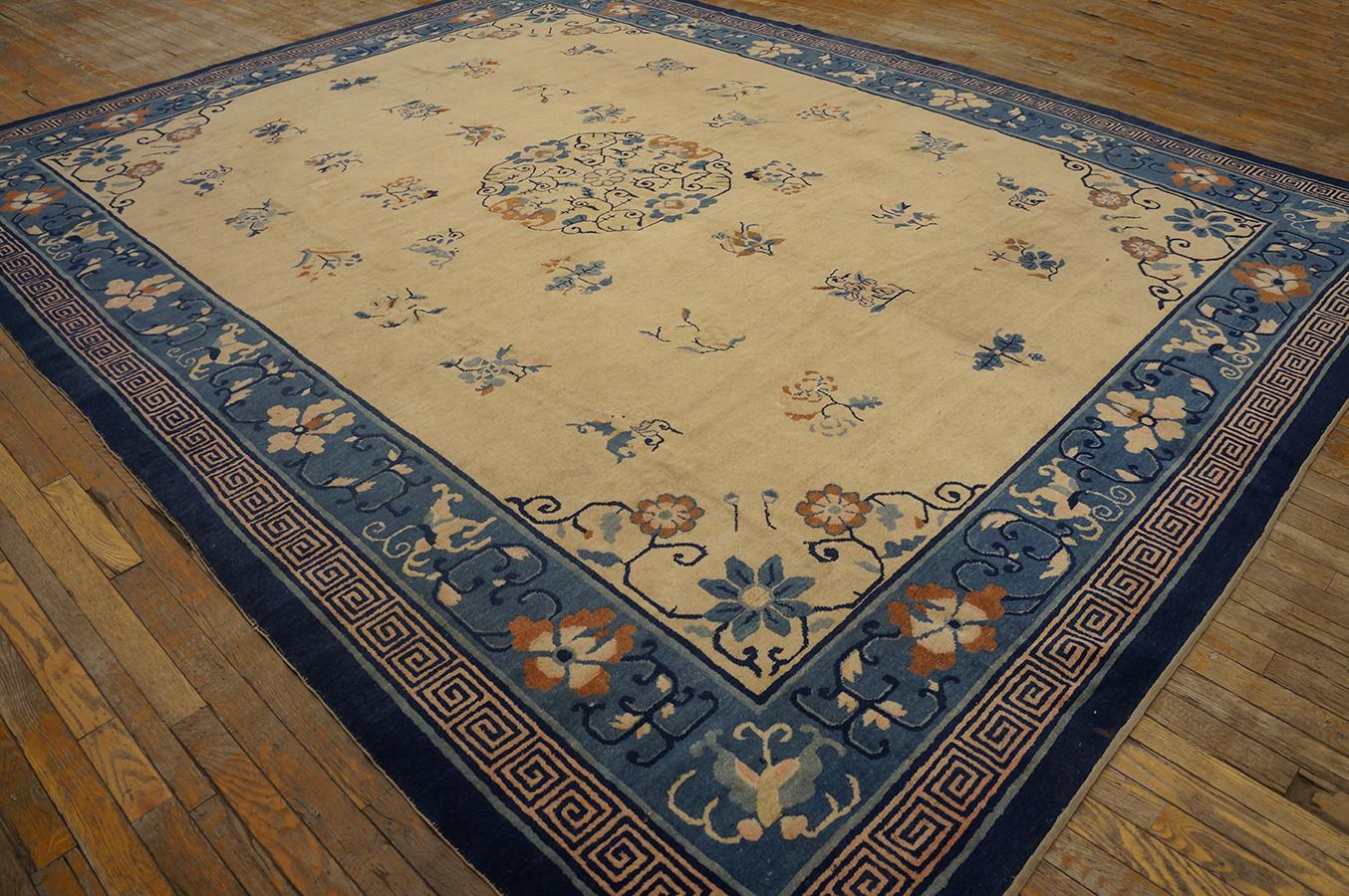 Early 20th  Century Chinese Peking Carpet ( 9' x 11'7'' - 275 x 355 ) For Sale 6