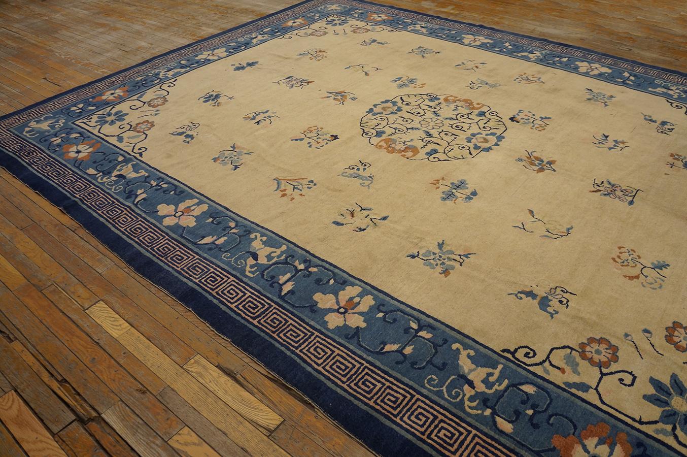 Early 20th  Century Chinese Peking Carpet ( 9' x 11'7'' - 275 x 355 ) For Sale 7