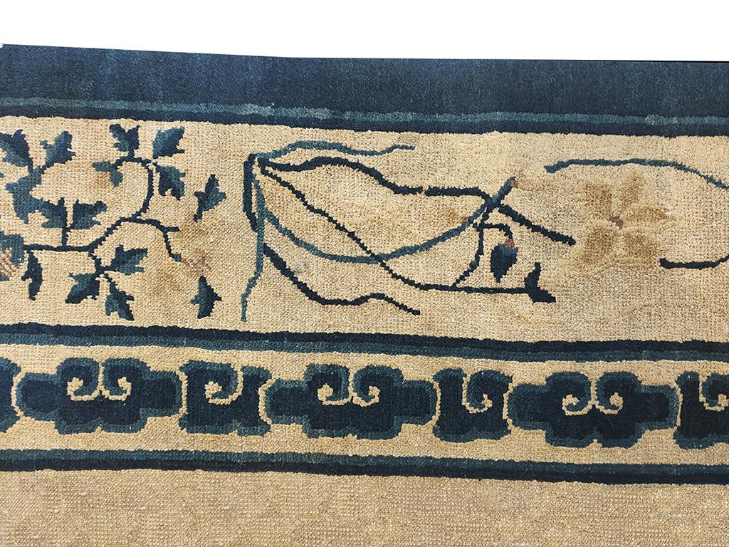 Tapis chinois ancien de Pékin, taille : 9' 2'' x 11' 3''.