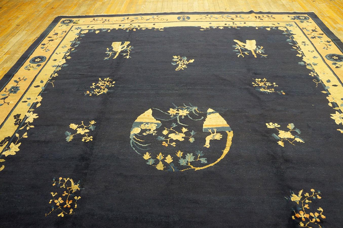 Tapis chinois de Pékin du début du 20e siècle ( 9' 2'' x 11' 7'' - 280 x 353 cm) en vente 3