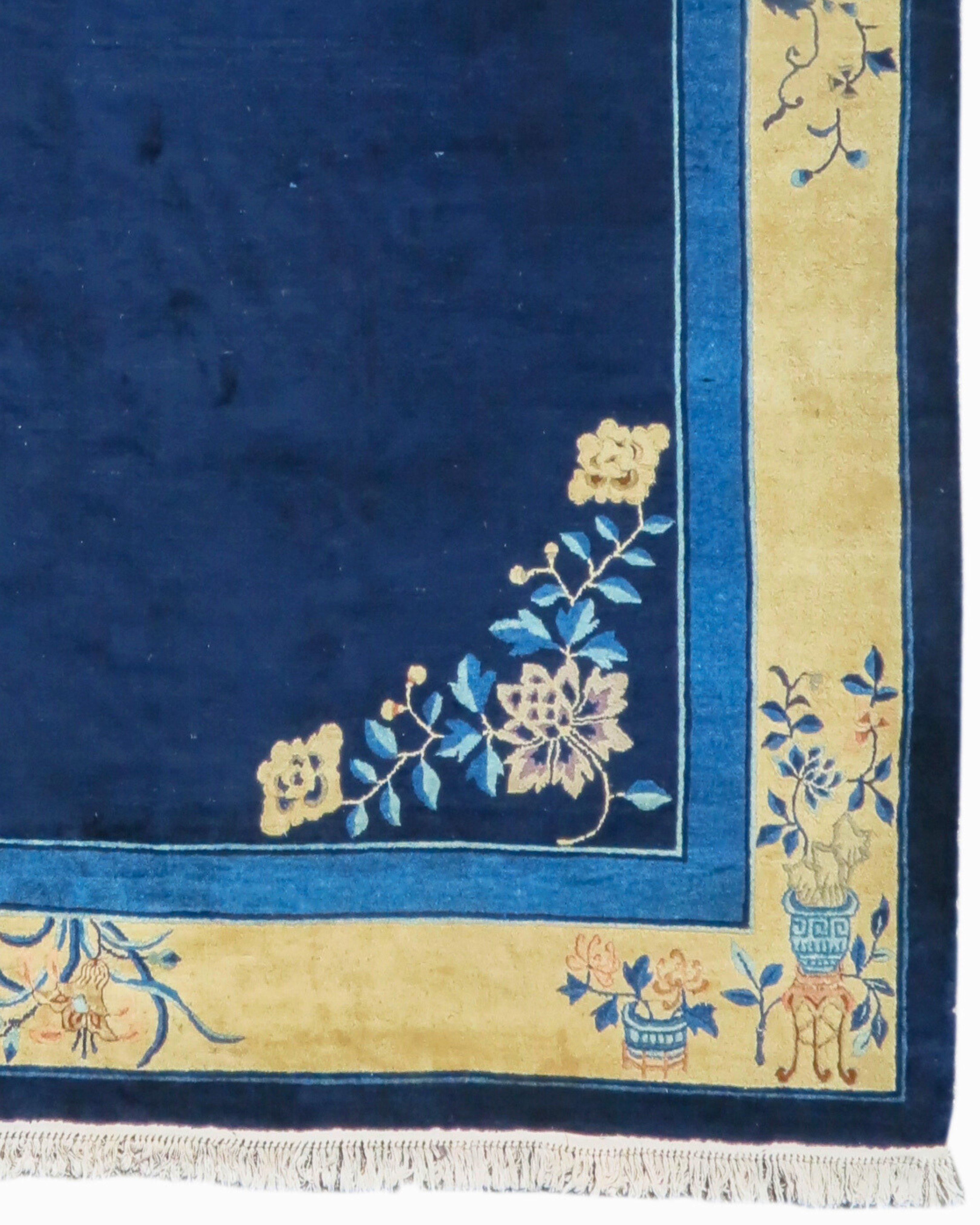 Antiker chinesischer Pekinger Teppich, um 1900 im Zustand „Gut“ im Angebot in San Francisco, CA