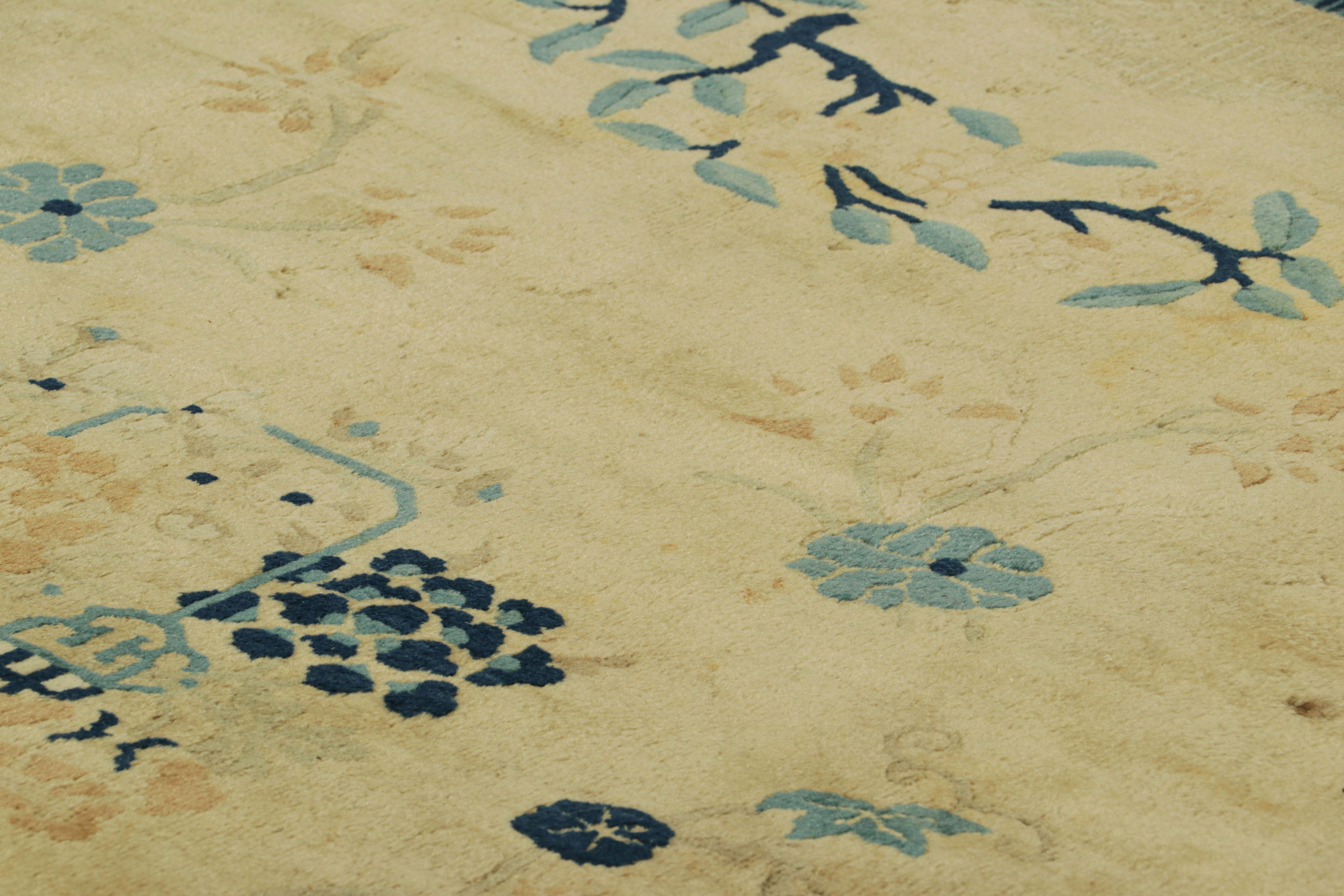 Fabriqué en Chine vers 1900-1910 avec de la laine nouée à la main, ce tapis chinois ancien 10x15 est un rare tapis de Pékin d'une beauté et d'une qualité exceptionnelles. Il s'agit d'une nouvelle collection de tapis du début du XXe siècle de Rug &
