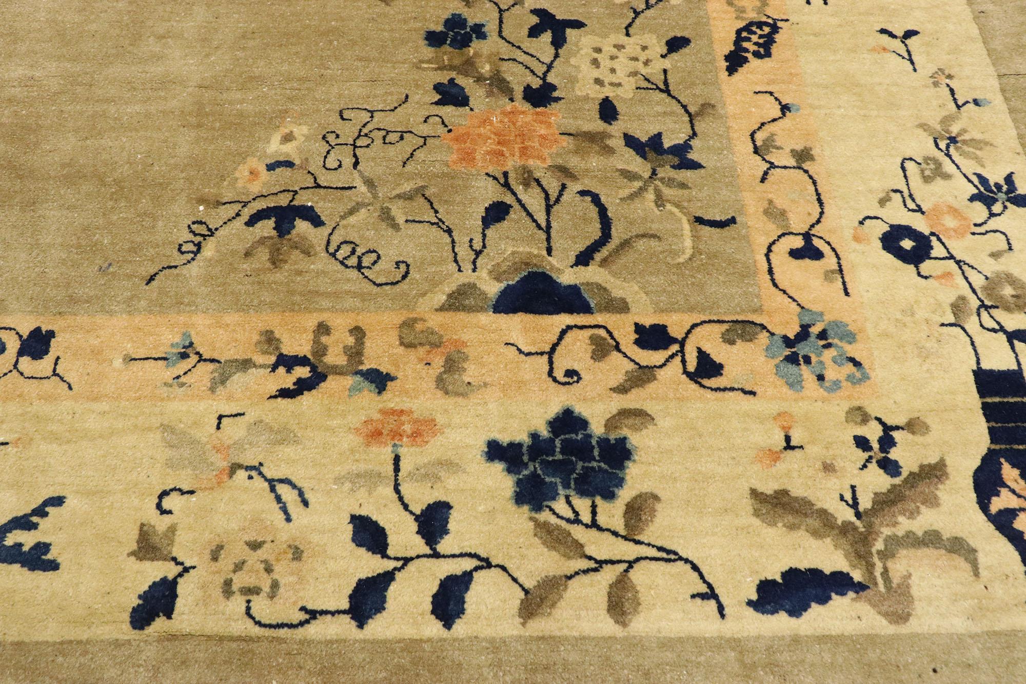 Antique Chinese Peking Rug with Chinoiserie Art Deco Style In Good Condition In Dallas, TX
