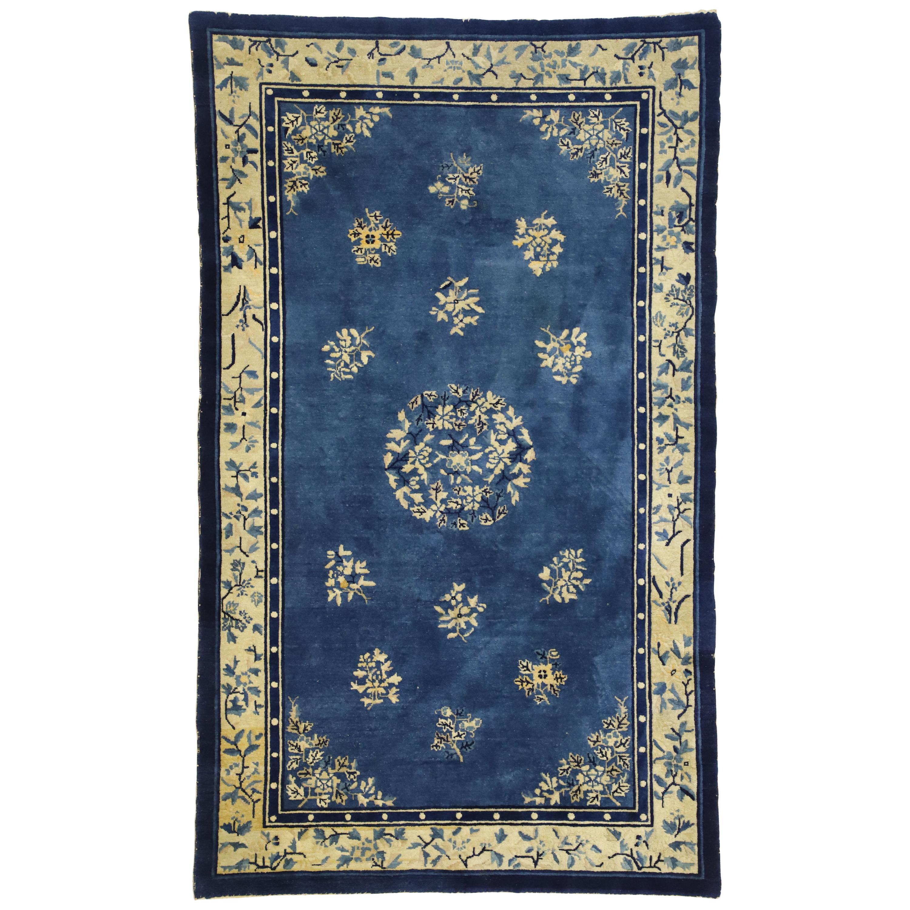 Tapis chinois pékinois ancien avec chinoiserie romantique et style chic